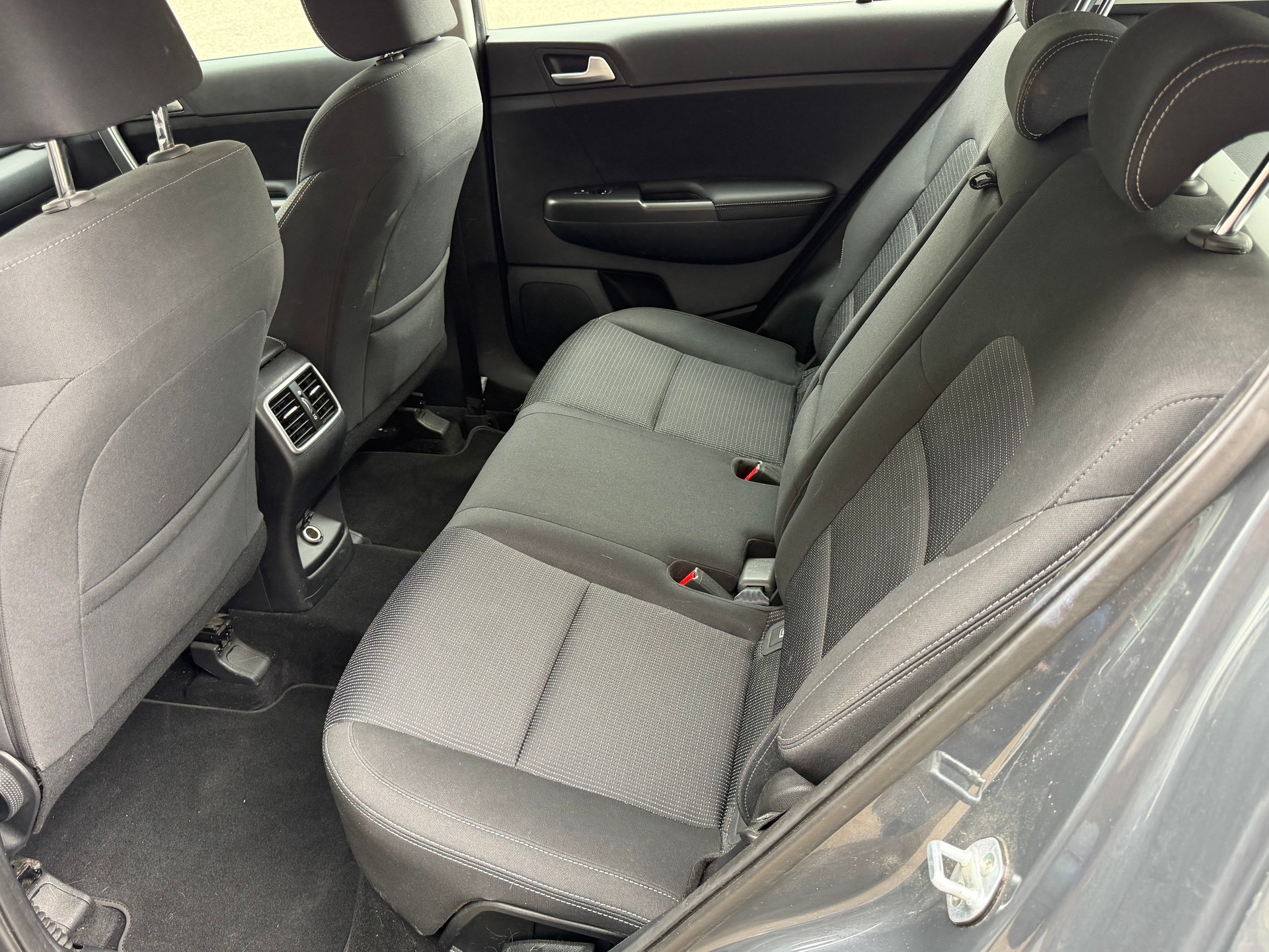 KIA Sportage 1.6CRDi Mild Hybrid Trend 4WD Automat-image-9