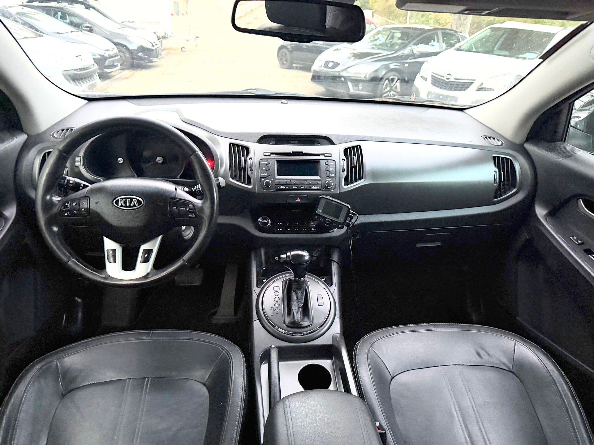 KIA Sportage 2.0 CRDi Trend 4WD Automatic-image-10