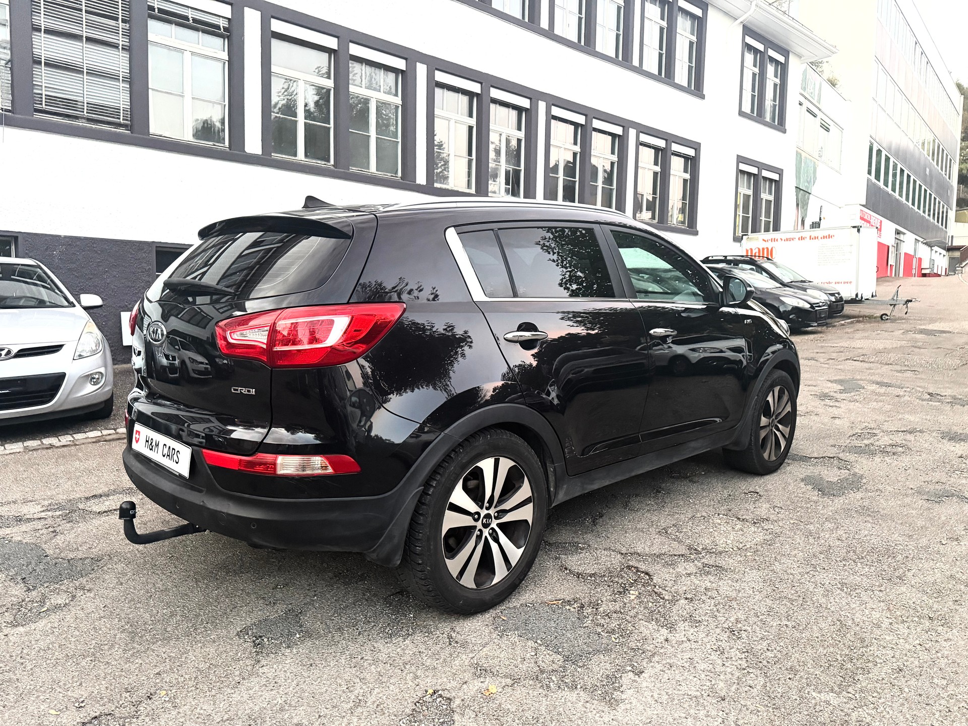 KIA Sportage 2.0 CRDi Trend 4WD Automatic-image-4