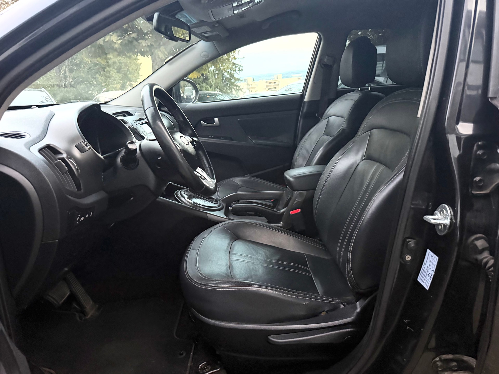 KIA Sportage 2.0 CRDi Trend 4WD Automatic-image-11