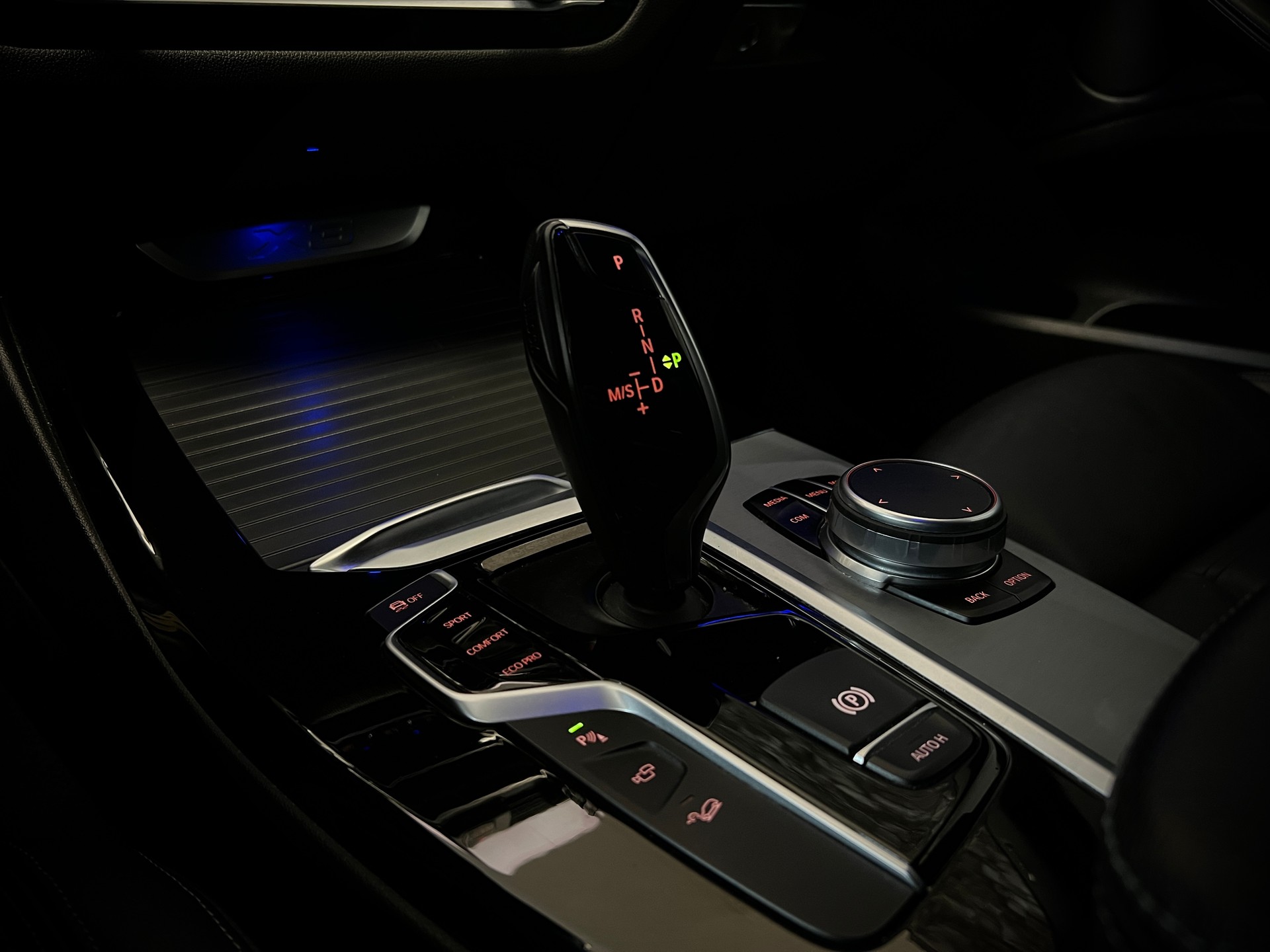 BMW X3 xDrive 25d *AHK* M Sport Steptronic-image-12