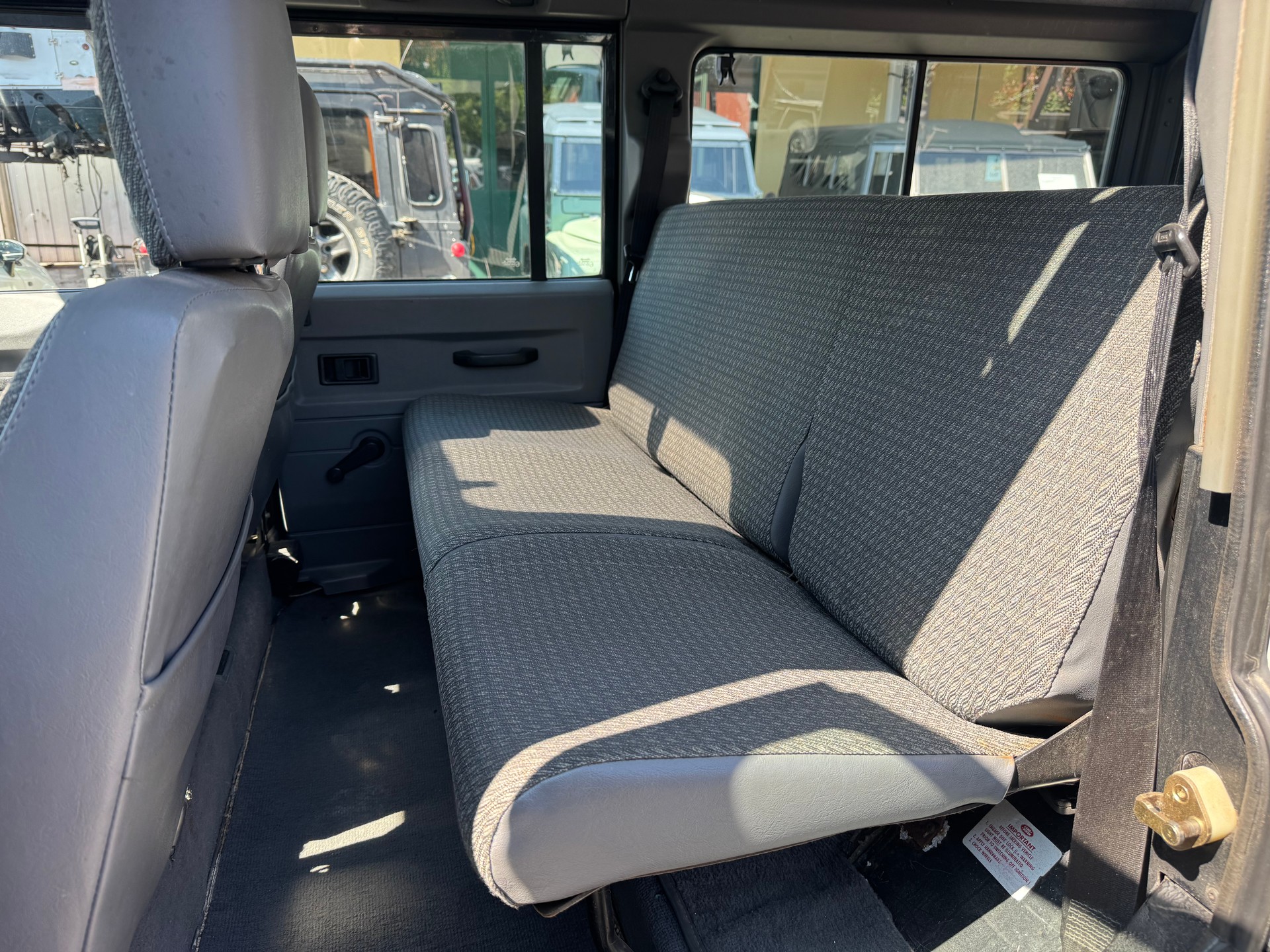 LAND ROVER 110CSW 2.5 Tdi-image-9