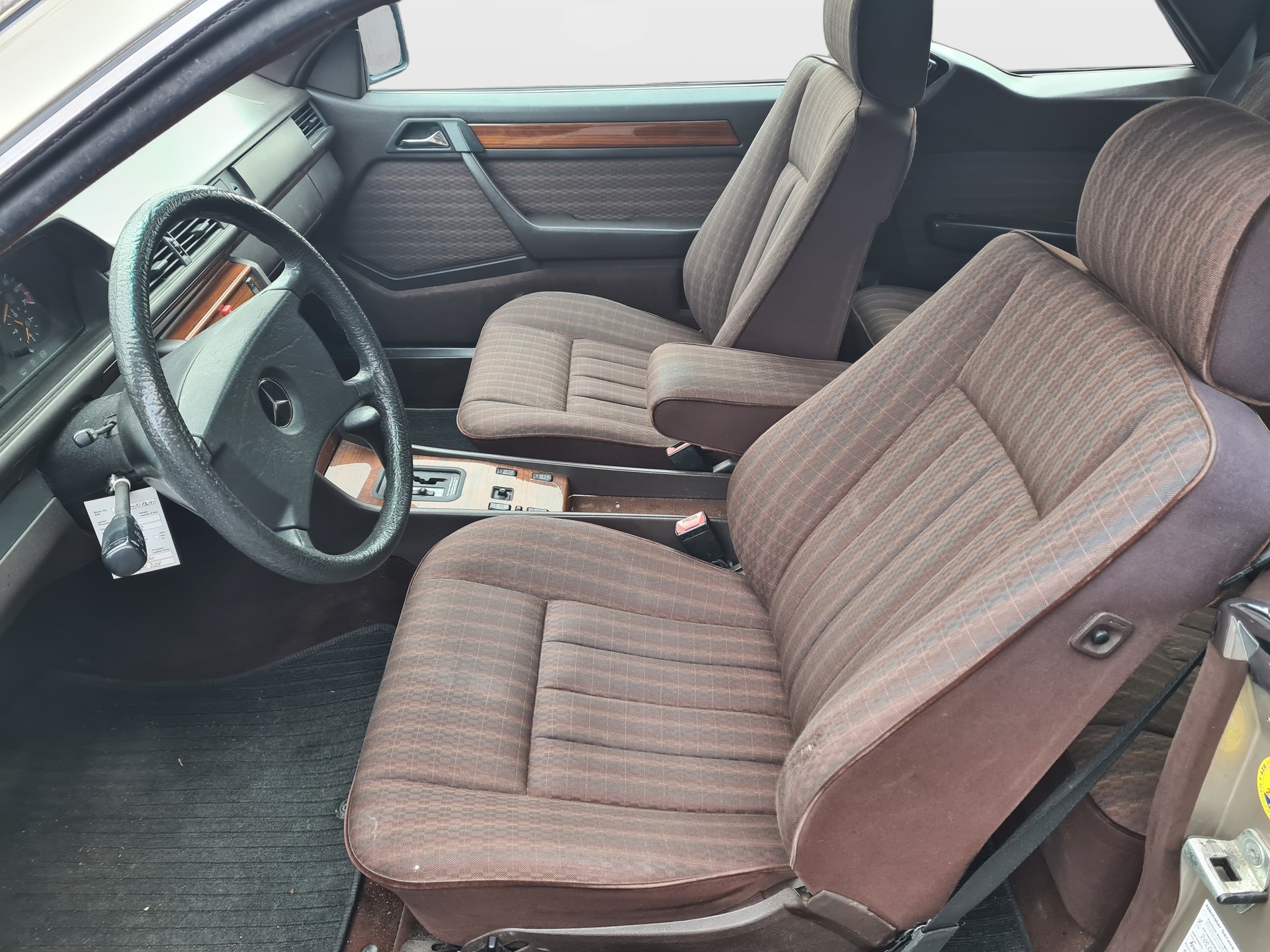 MERCEDES-BENZ 230 CE-image-7