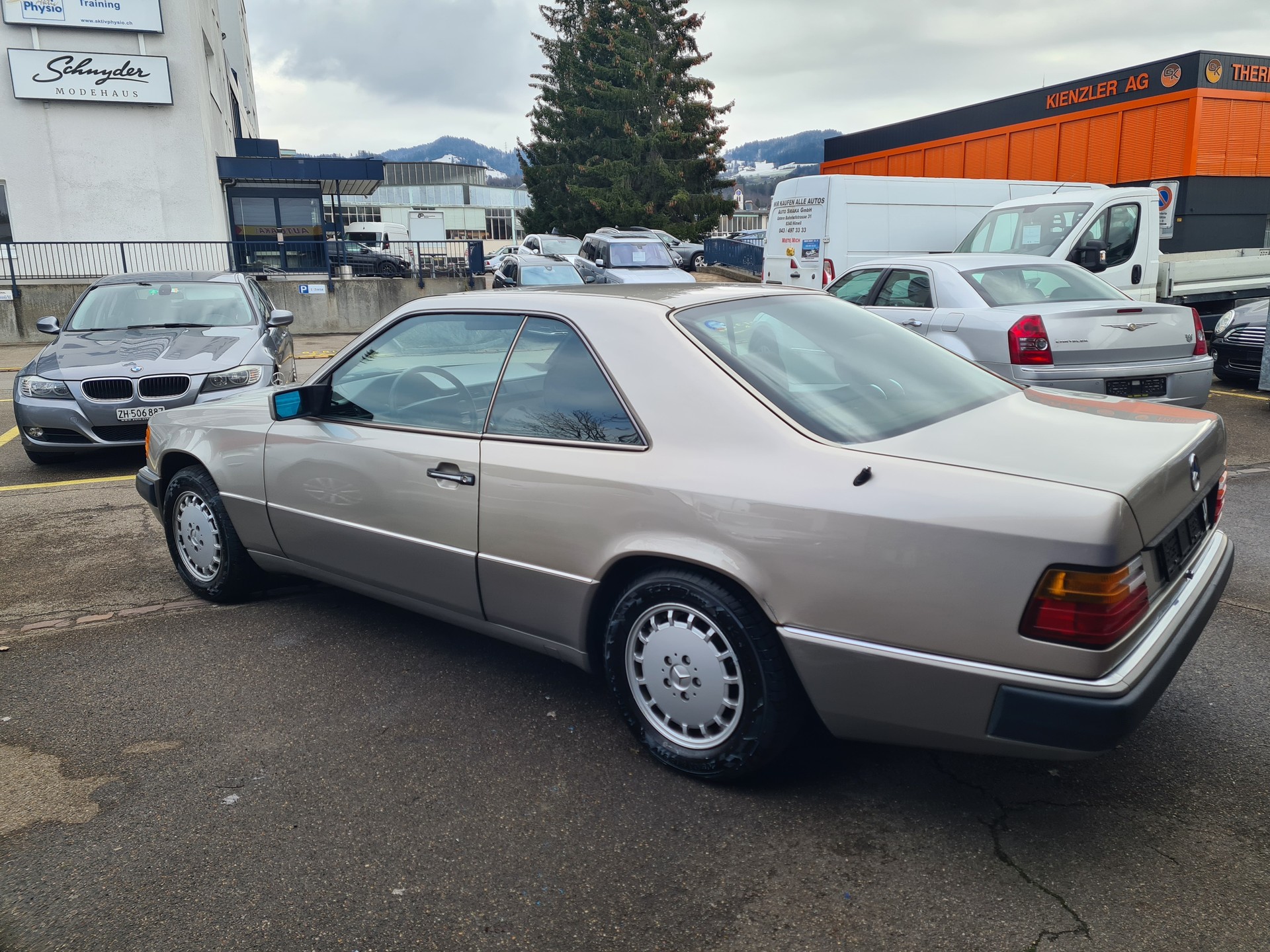 MERCEDES-BENZ 230 CE-image-4