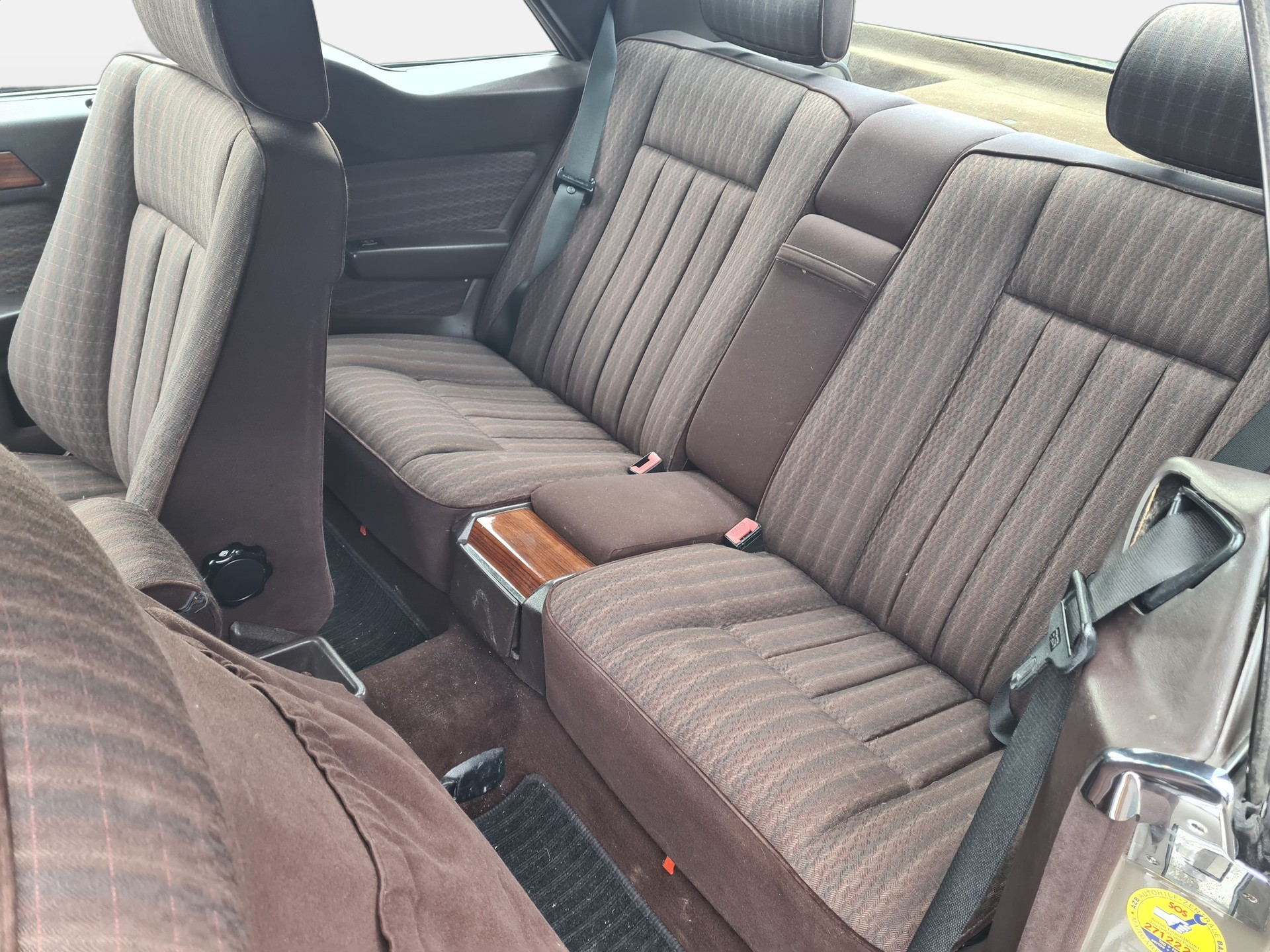 MERCEDES-BENZ 230 CE-image-8