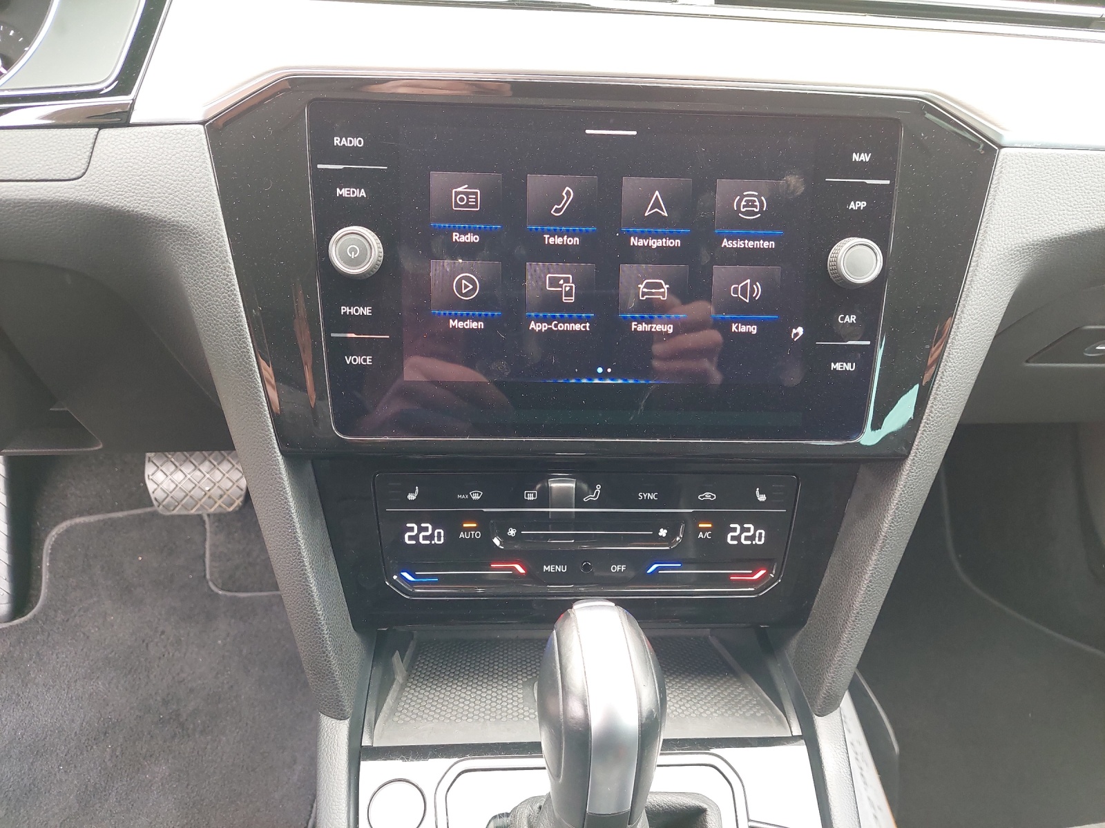 VW Passat 2.0 TDI BMT Elegance 4Motion DSG-image-10