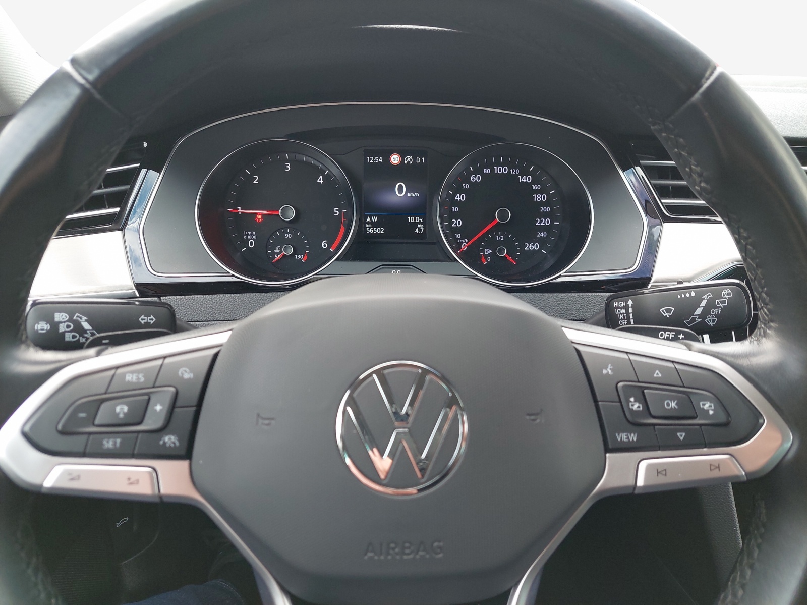 VW Passat 2.0 TDI BMT Elegance 4Motion DSG-image-15