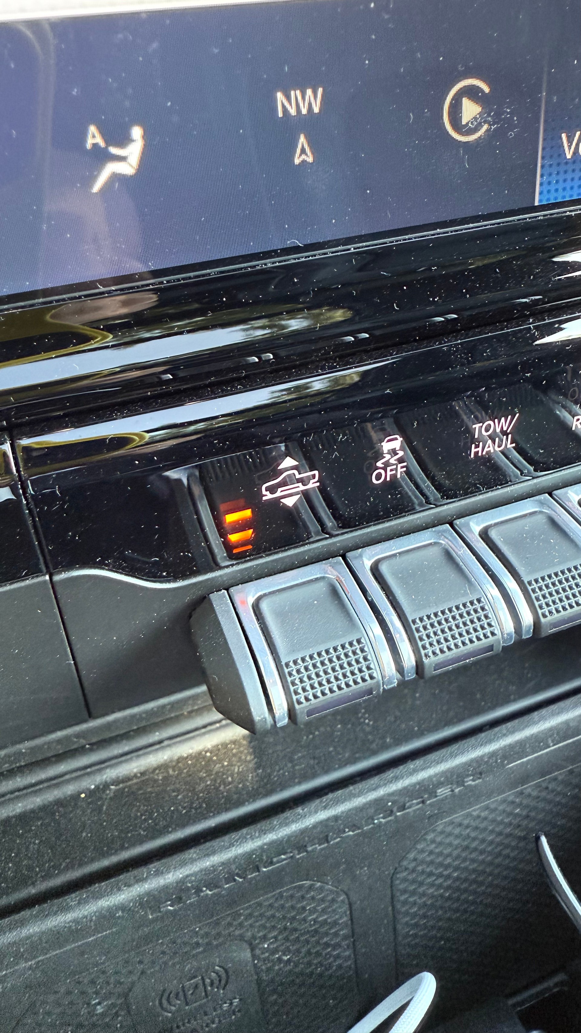 DODGE Limited CrewCab Night Edition-image-13