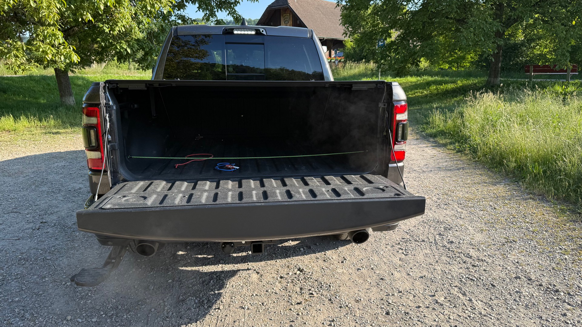DODGE Limited CrewCab Night Edition-image-4