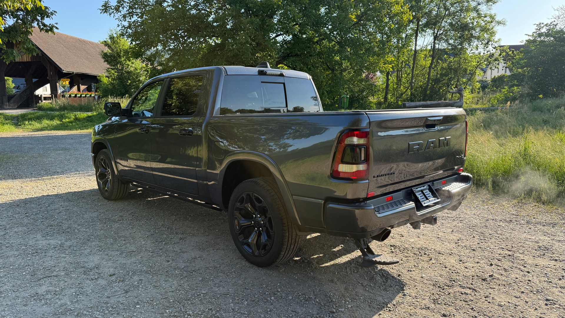 DODGE Limited CrewCab Night Edition-image-3