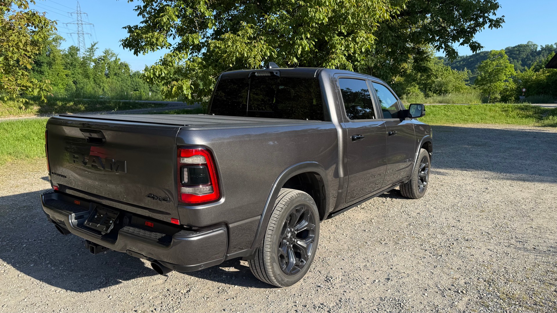 DODGE Limited CrewCab Night Edition-image-6
