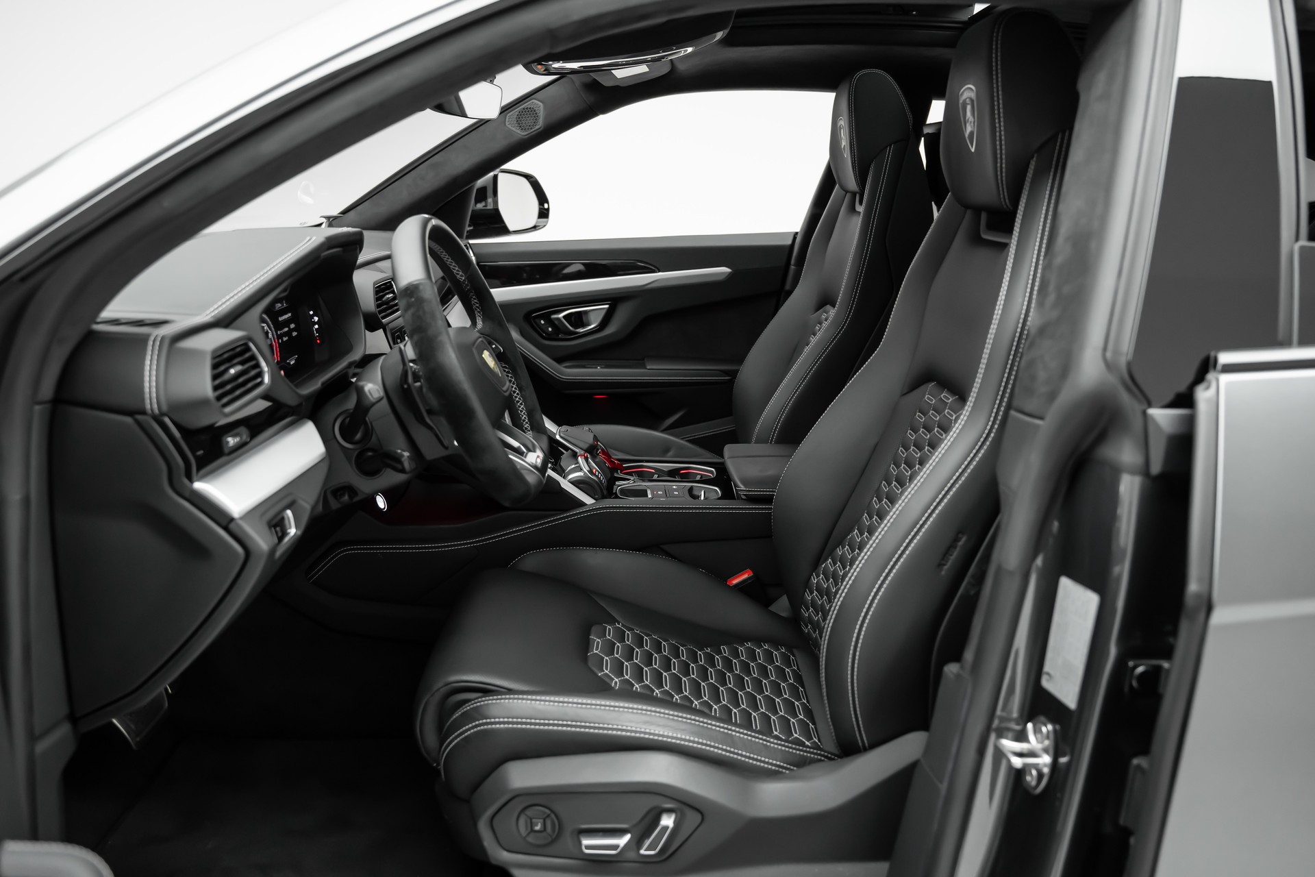 LAMBORGHINI Urus E-Gear-image-10