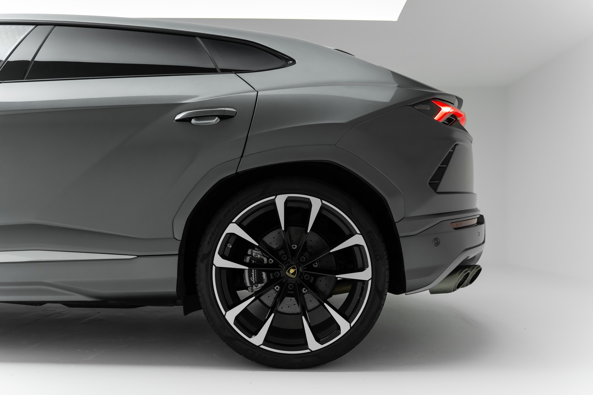 LAMBORGHINI Urus E-Gear-image-8