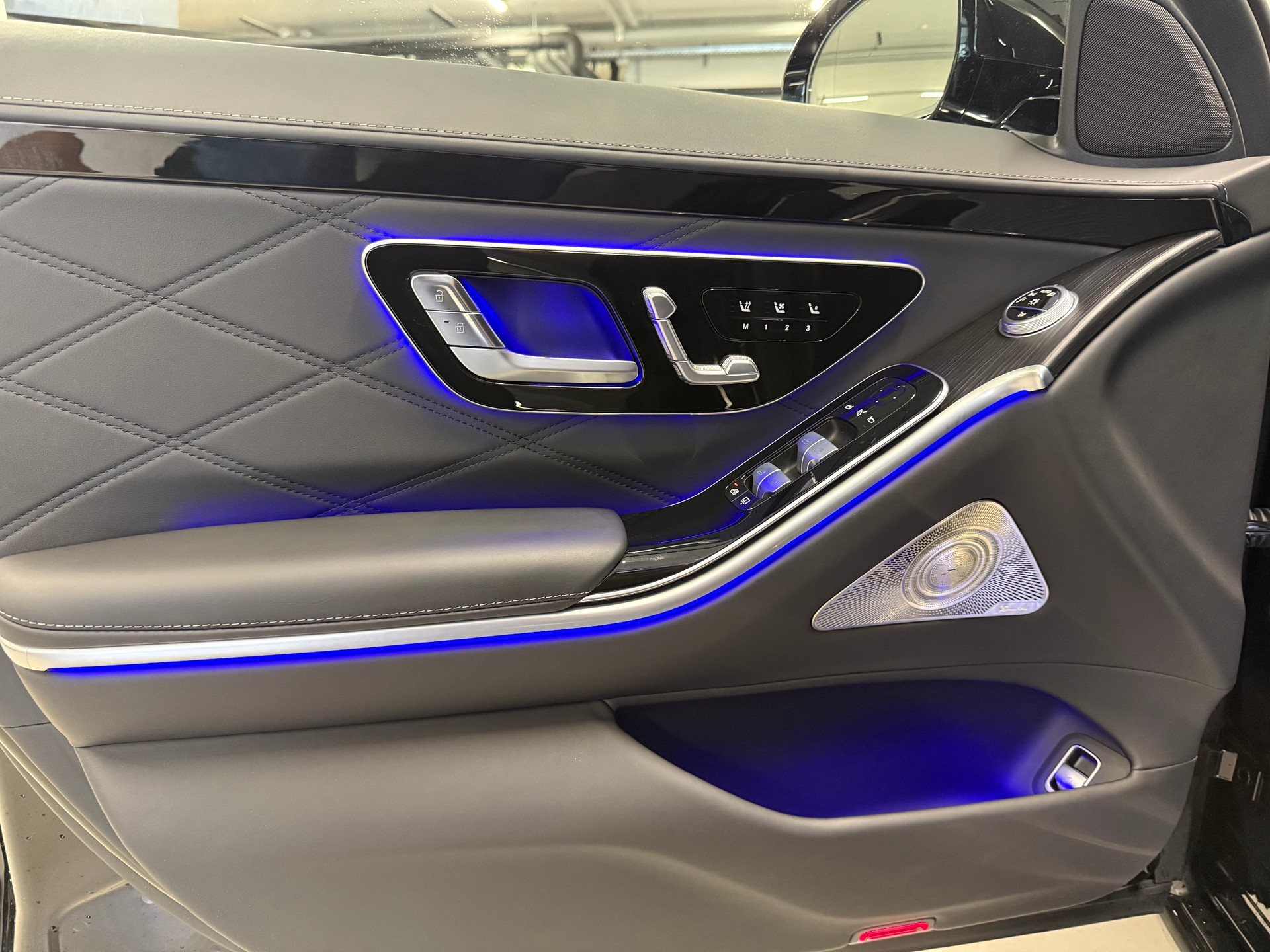 MERCEDES-BENZ Maybach S 680 4Matic 9G-Tronic-image-7