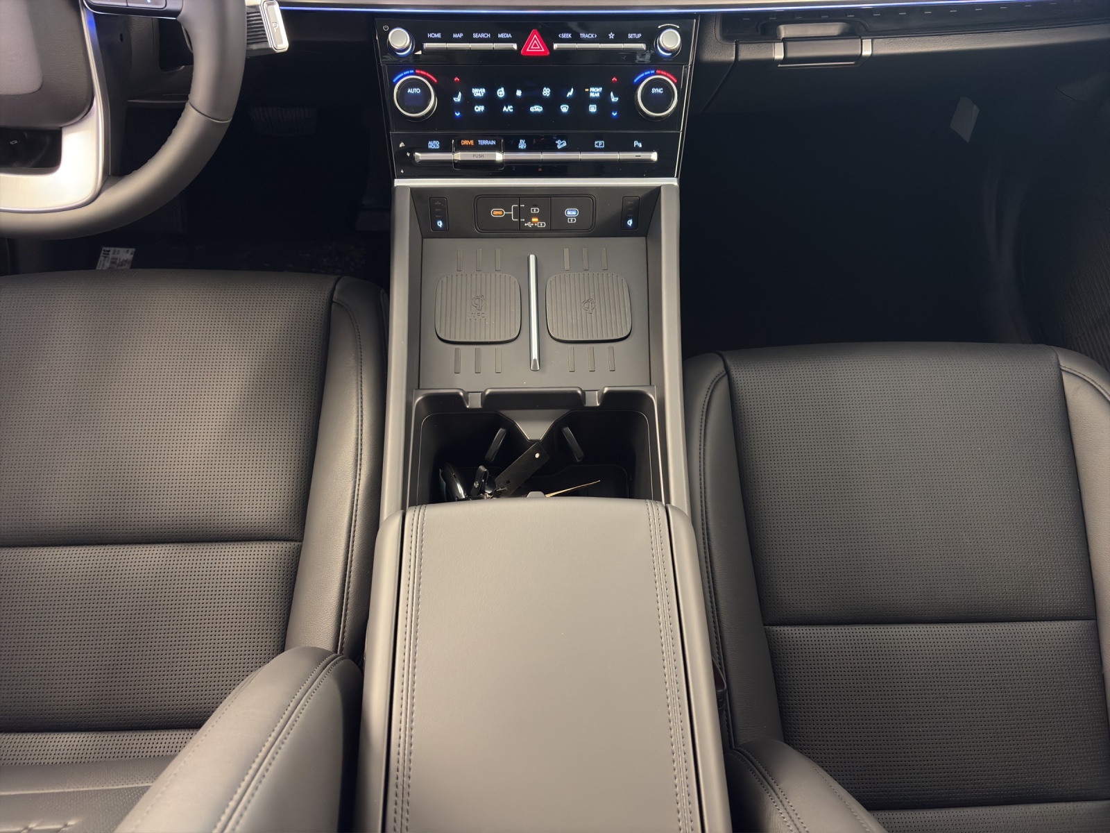 HYUNDAI Santa Fe 1.6 T-GDi PHEV Vertex 4WD Automatic-image-14