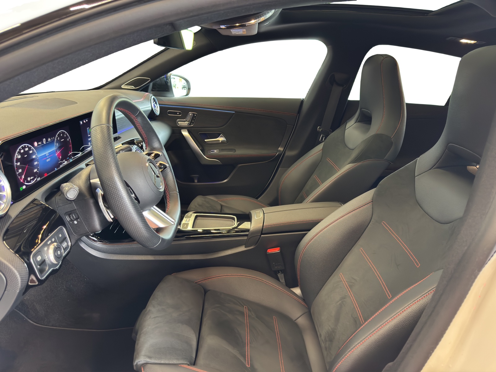 MERCEDES-BENZ CLA SB 250 8G-DCT 4M-image-8