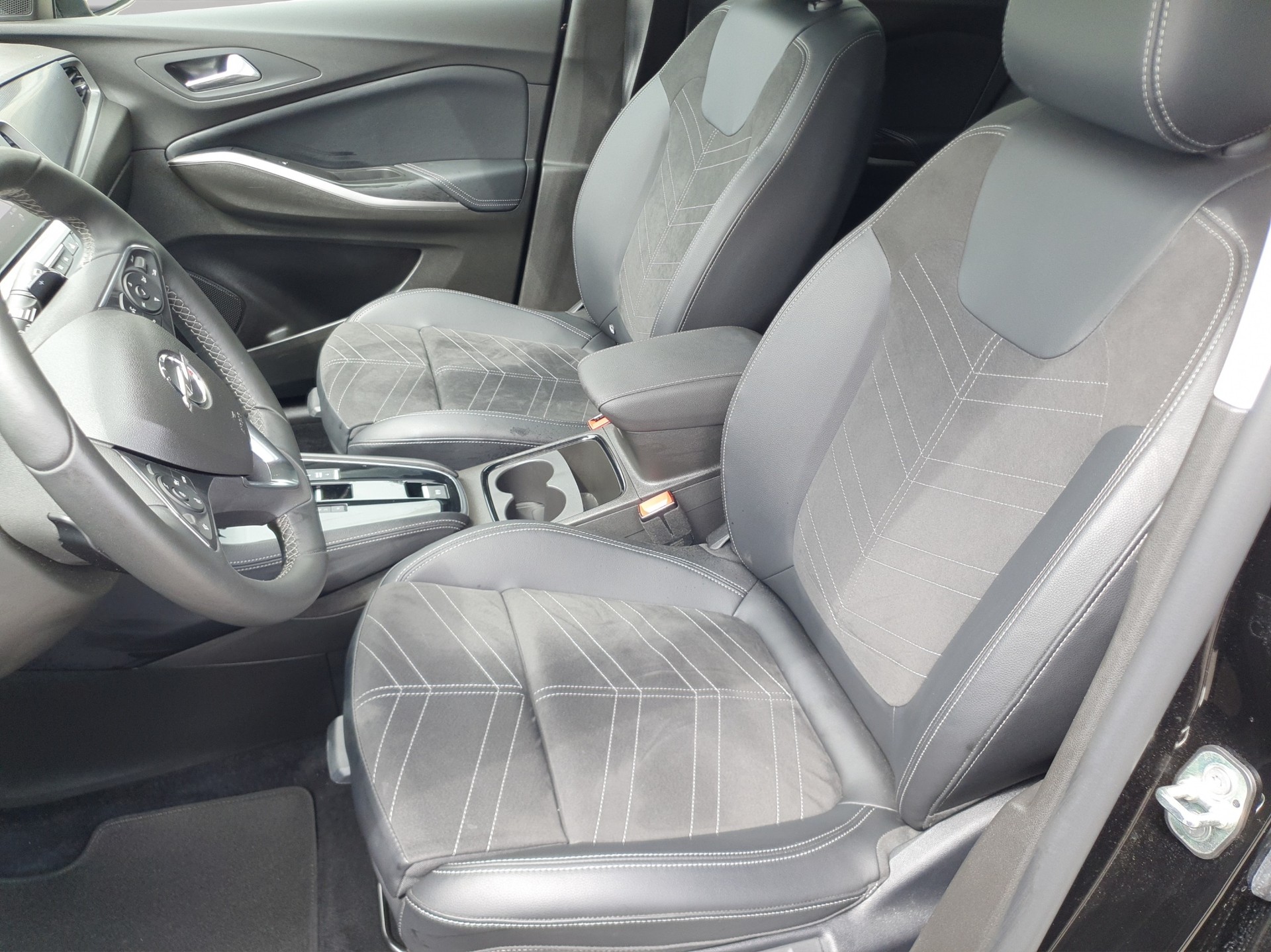 OPEL Grandland 1.2i TP Blitz Automatik-image-9
