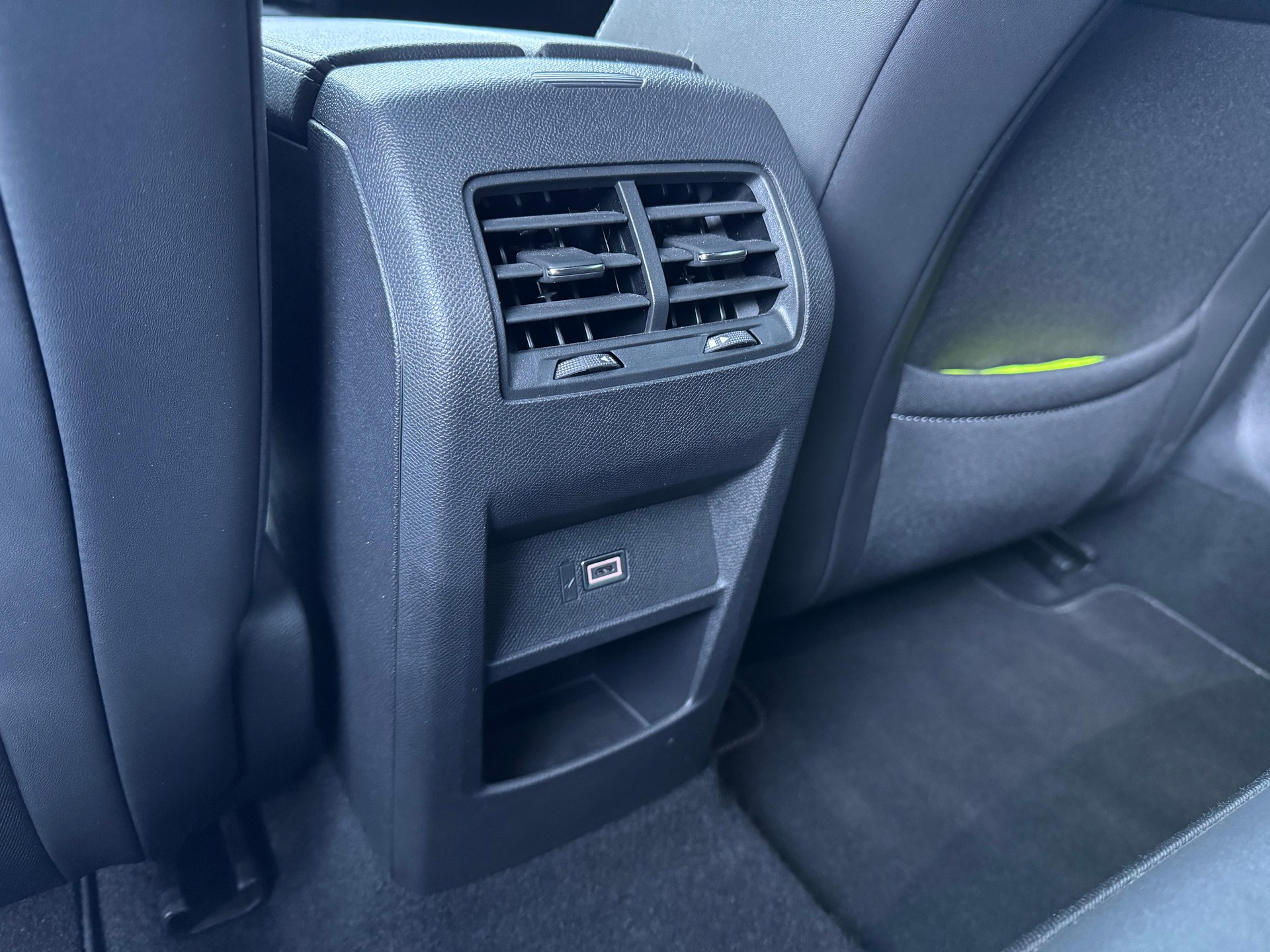 OPEL Astra GSE 1.6Turbo PHEV-image-15