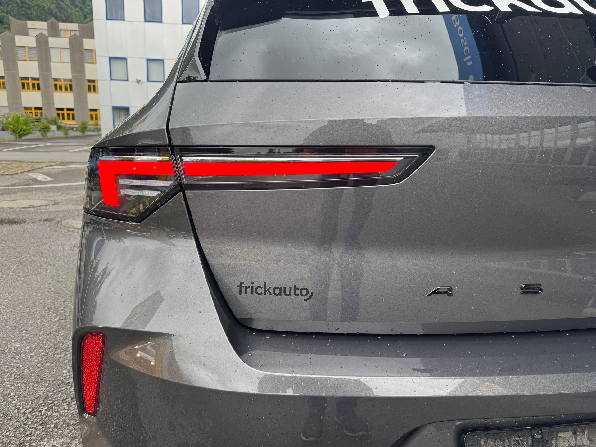 OPEL Astra GSE 1.6Turbo PHEV-image-4