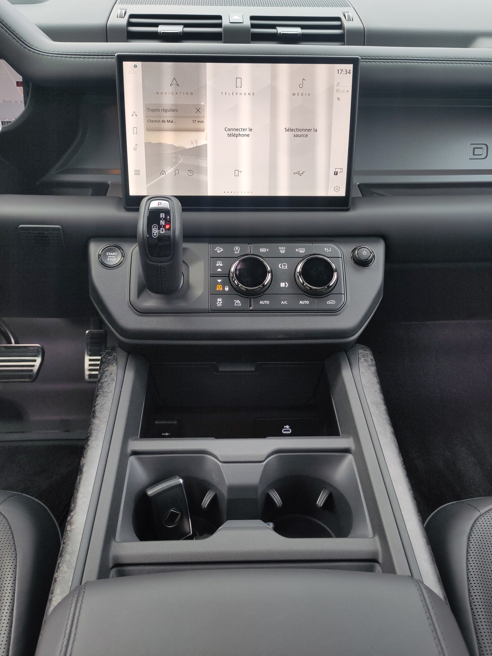 LAND ROVER Defender 110 635 V8 4.4 Octa Edition One AT8-image-13