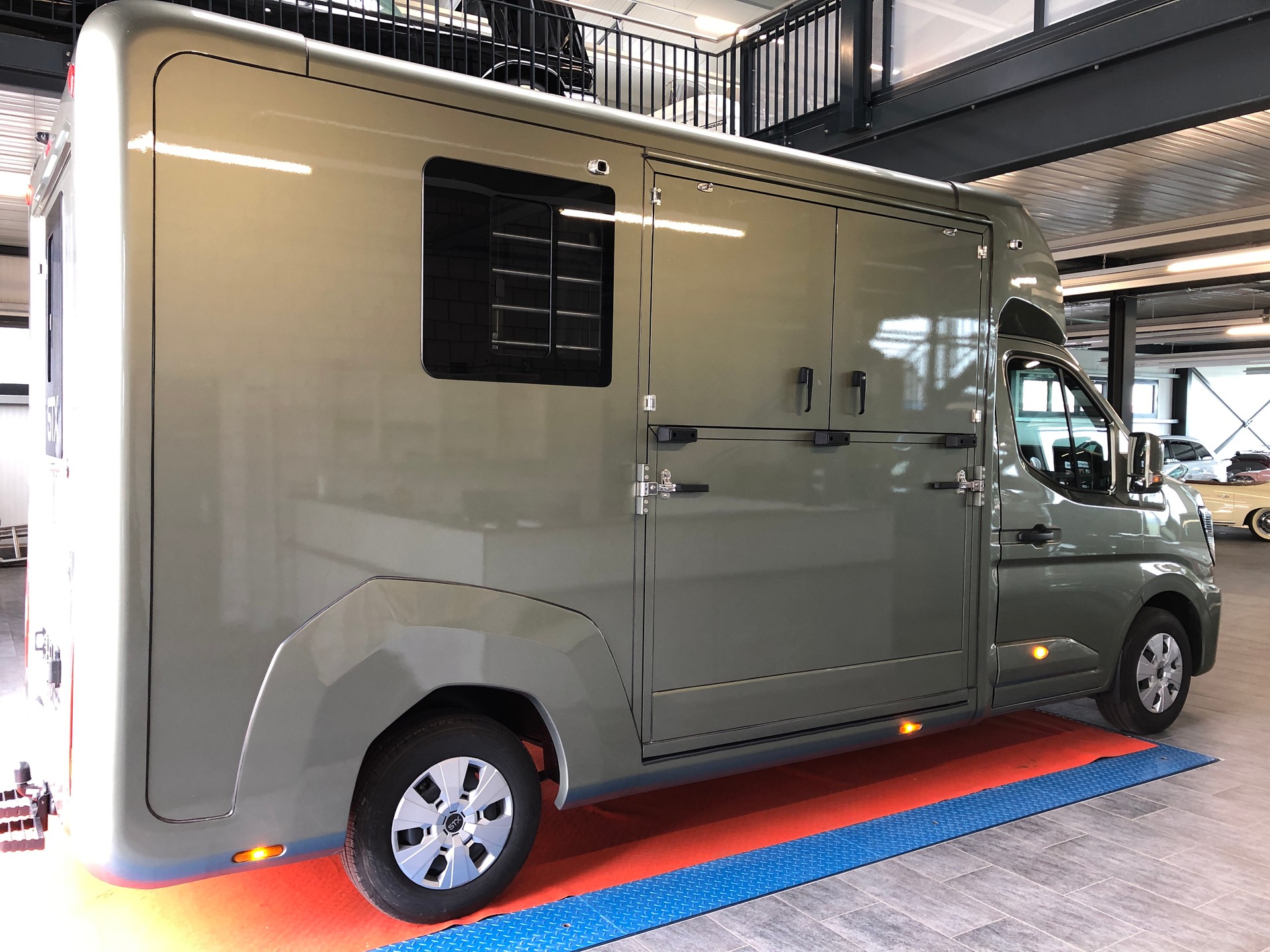 RENAULT STX NEW MODEL 2025 HARAS Pferdetransporter-image-22
