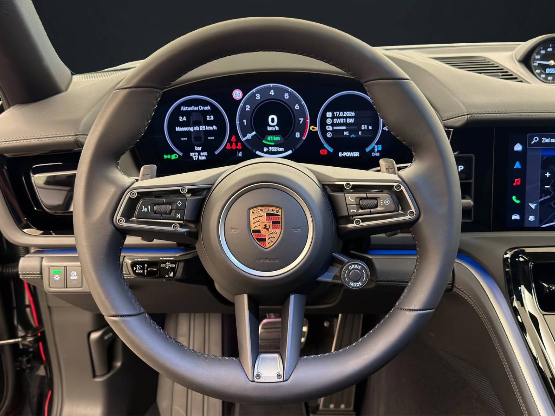 PORSCHE Panamera 4S E-Hybrid-image-13