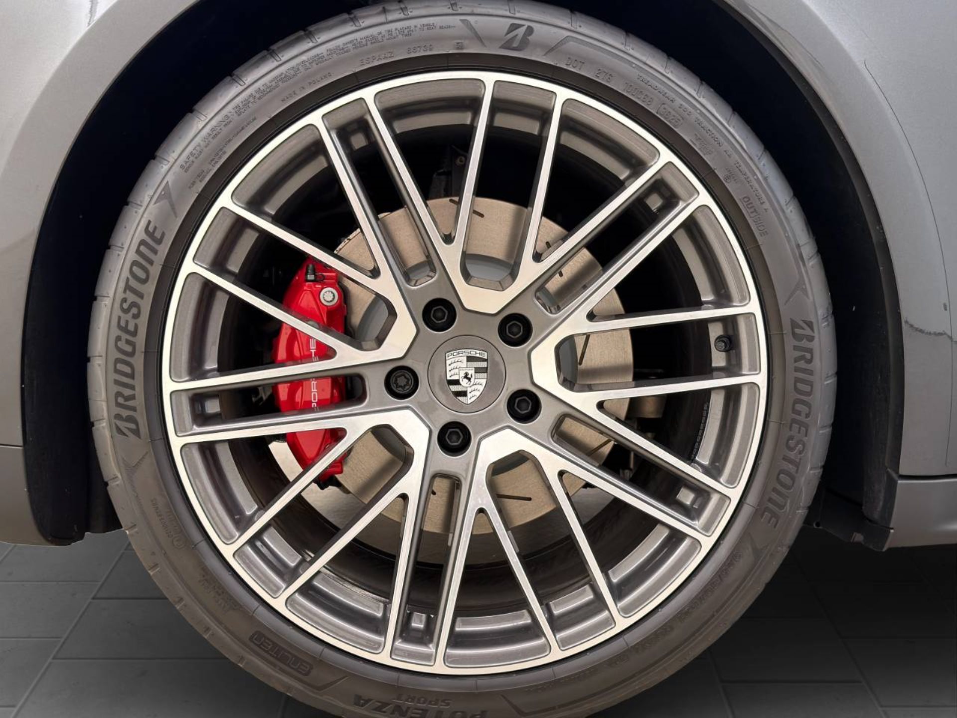 PORSCHE Panamera 4S E-Hybrid-image-10