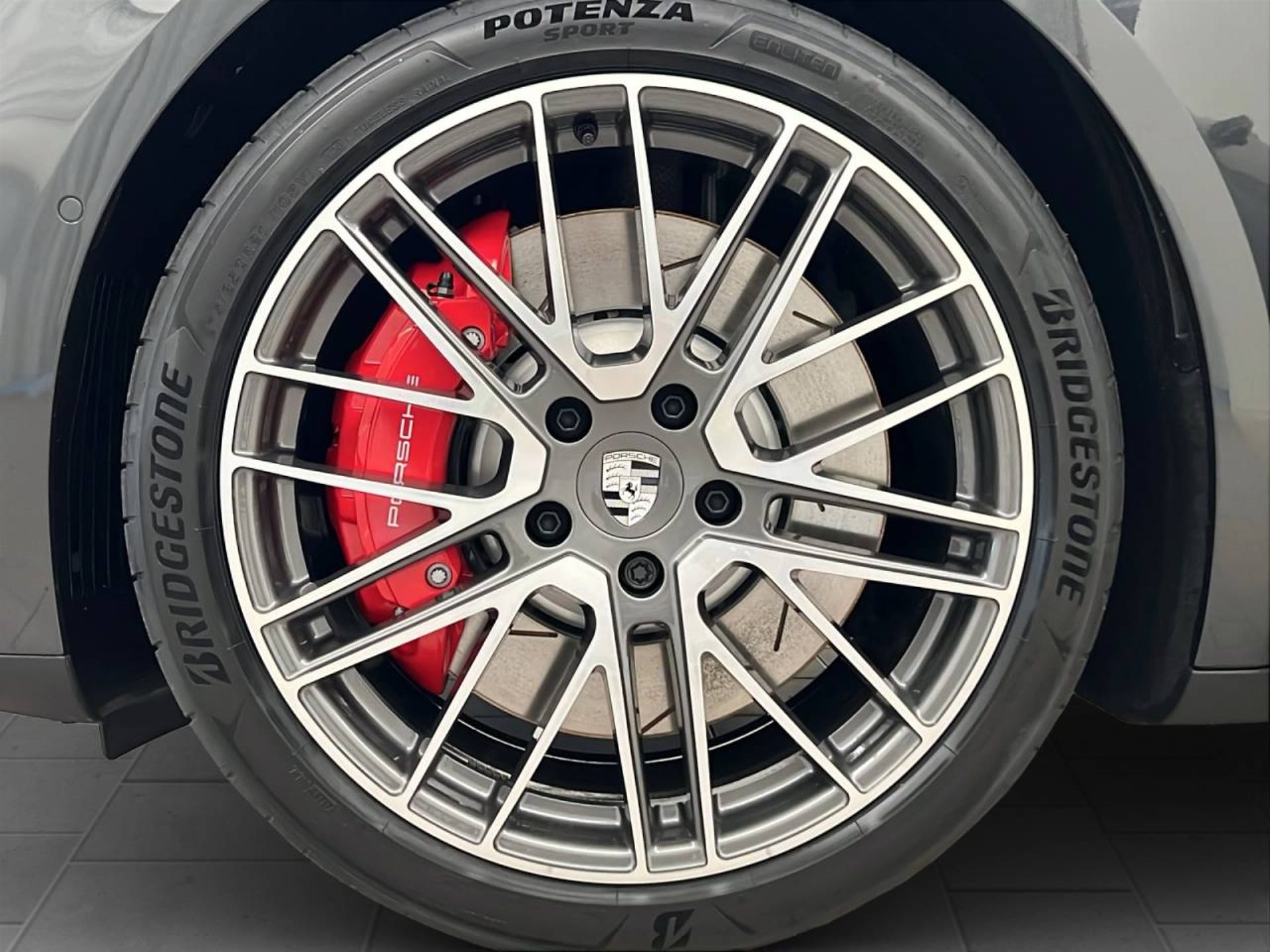 PORSCHE Panamera 4S E-Hybrid-image-6