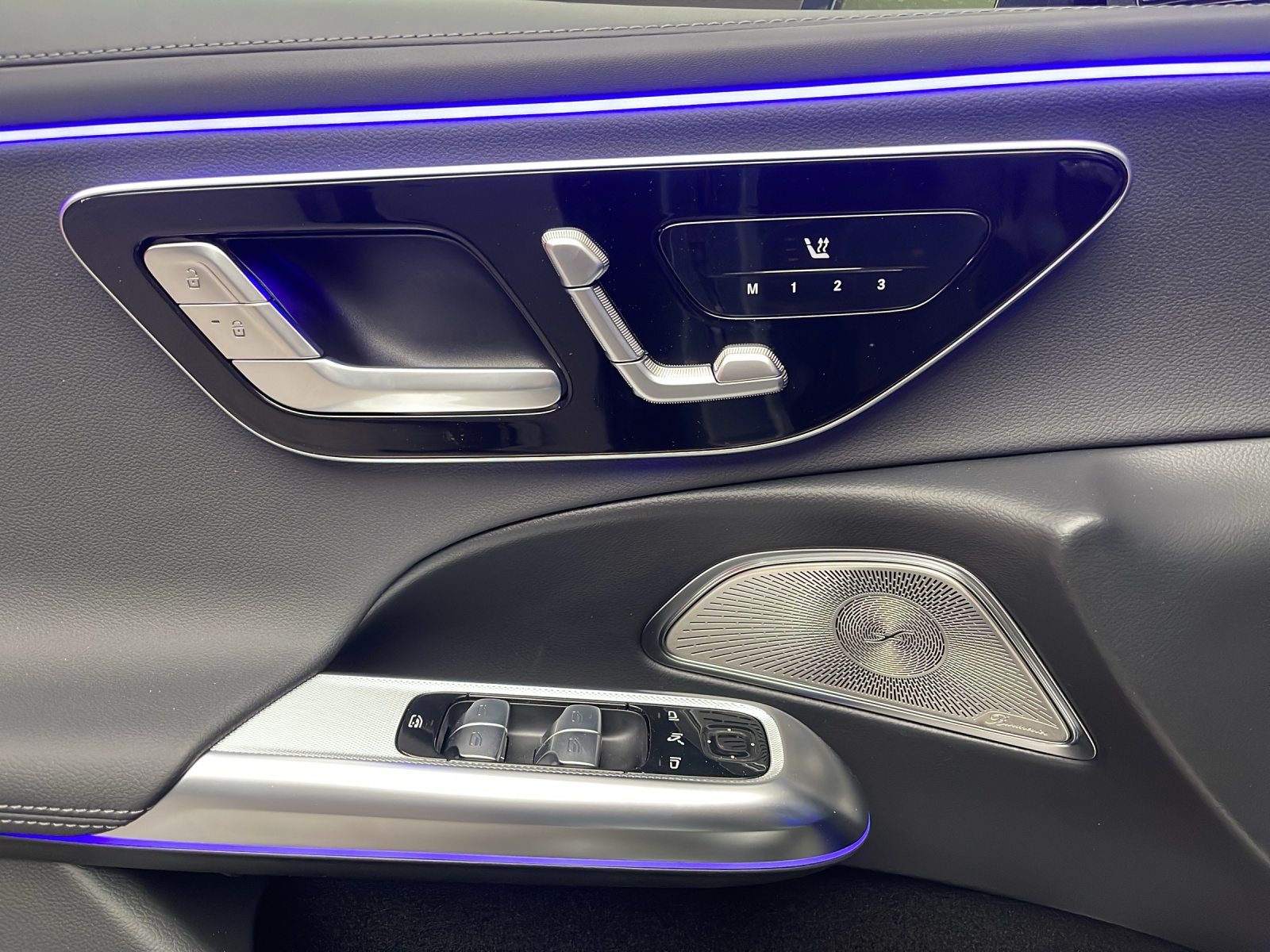 MERCEDES-BENZ E 200 T 9G-Tronic 4Matic-image-11