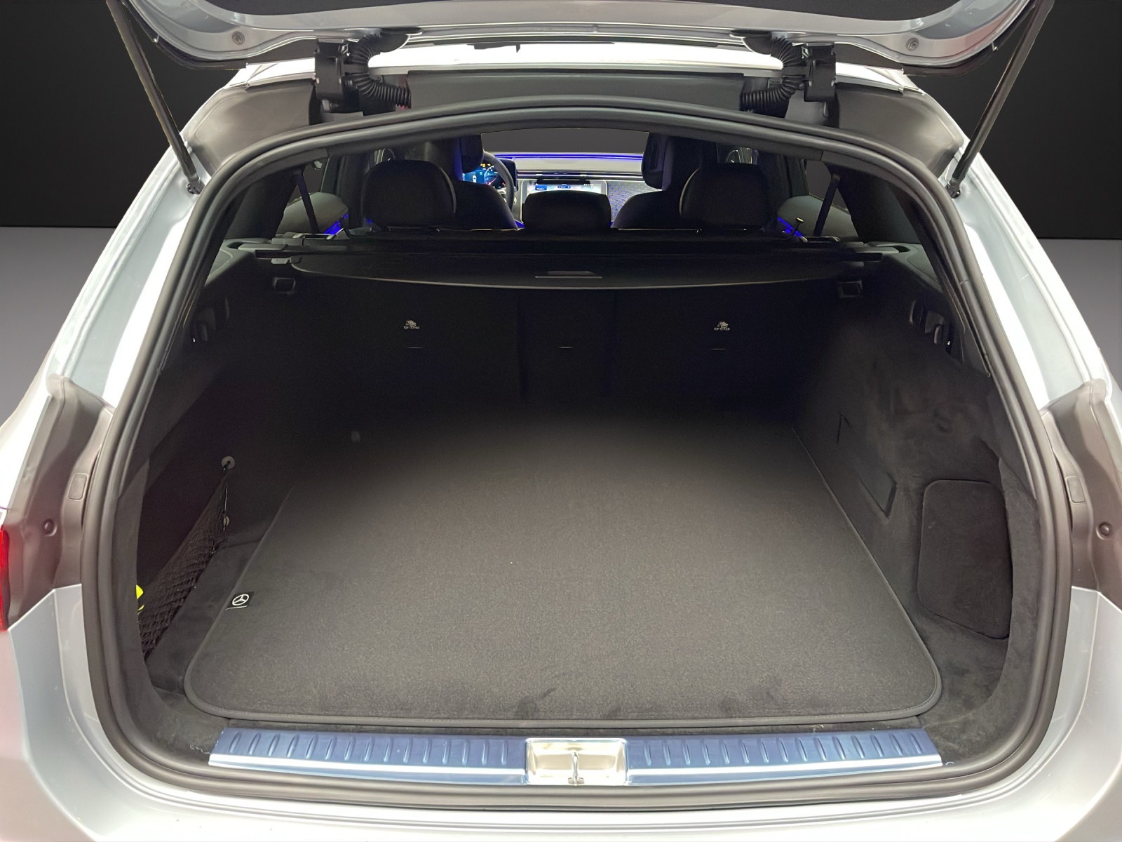 MERCEDES-BENZ E 200 T 9G-Tronic 4Matic-image-10