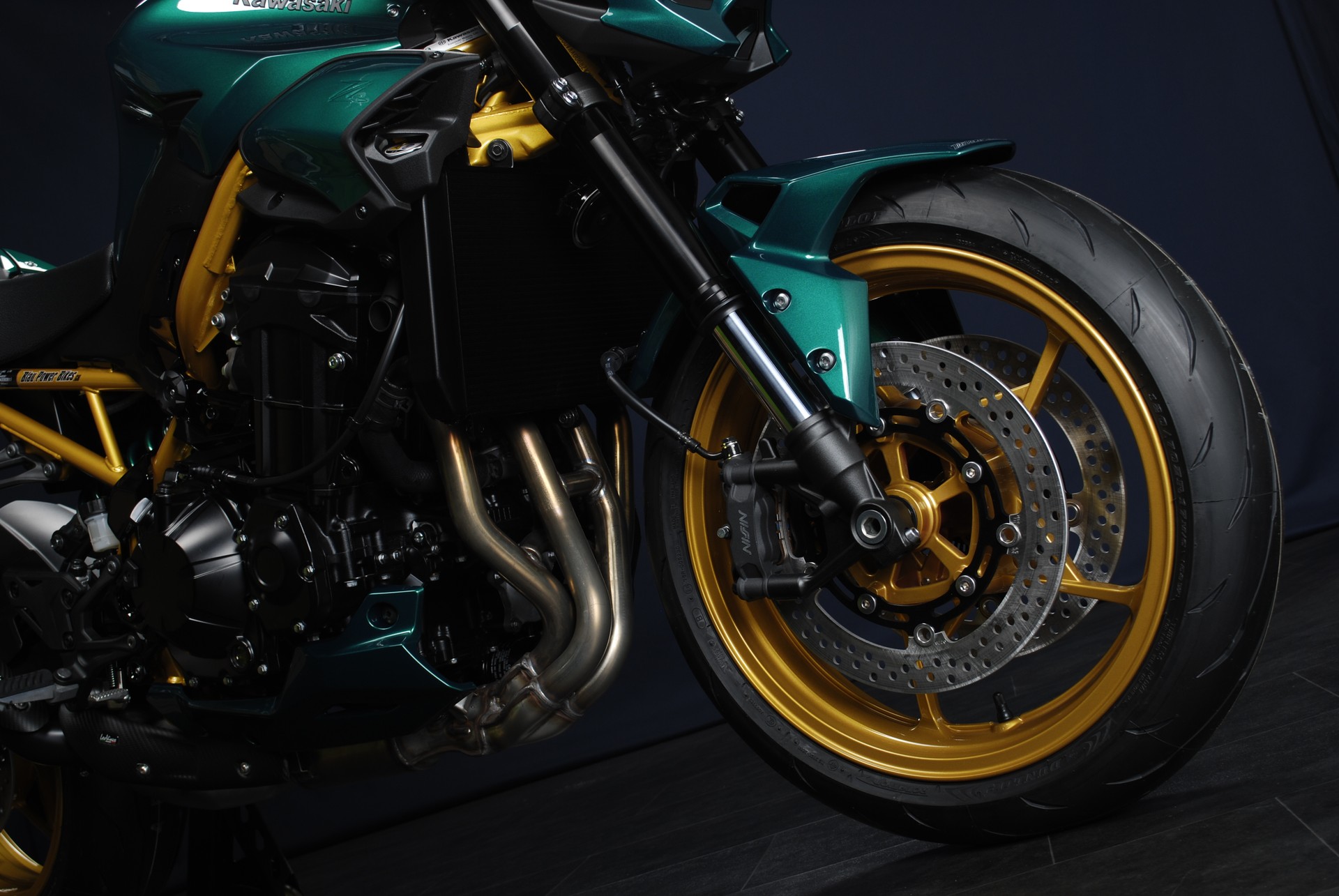 KAWASAKI Z 900 (91 kW) MY26 - Sonderumbau-showroom-element-3