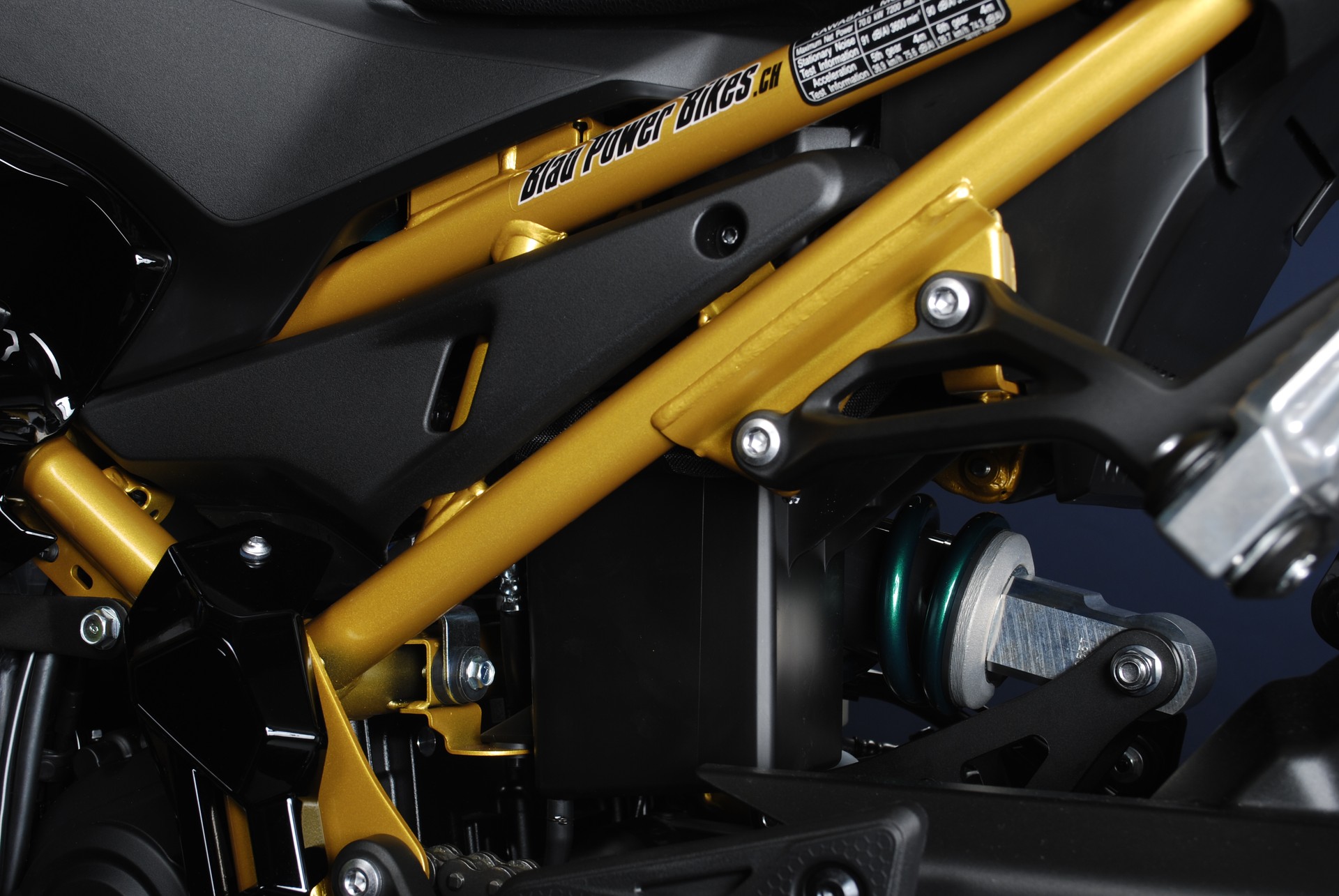 KAWASAKI Z 900 (91 kW) MY26 - Sonderumbau-image-13