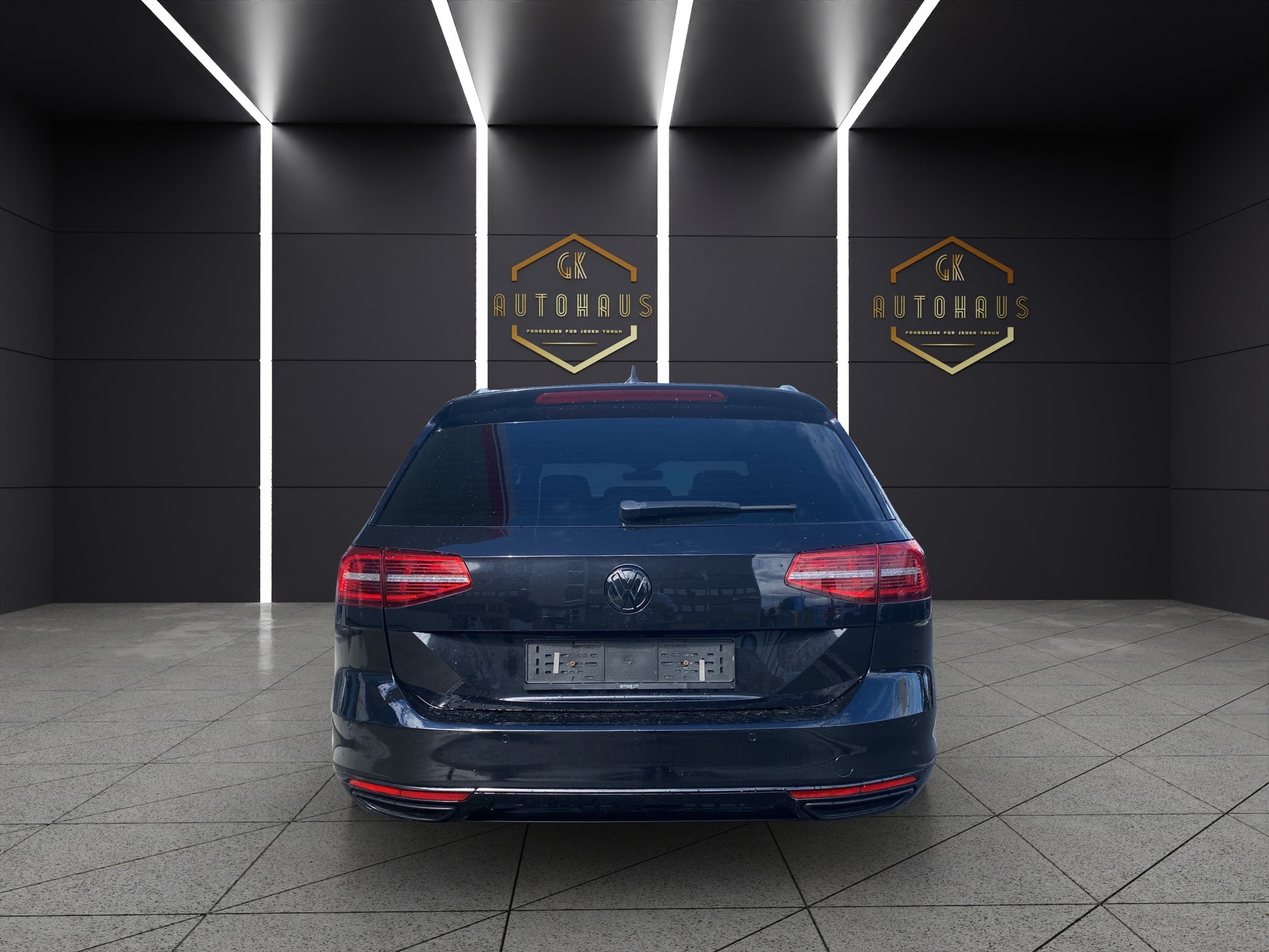 VW Passat Variant 2.0 TDI BMT Highline DSG 4Motion-image-3