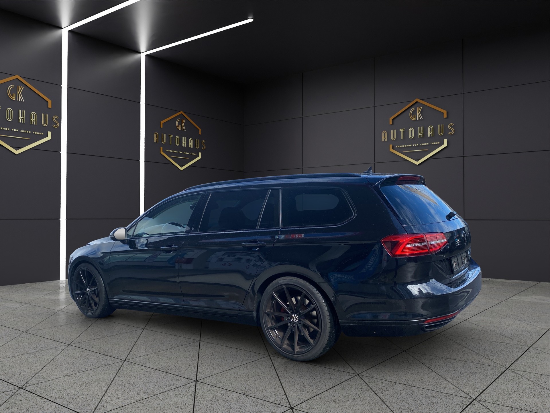 VW Passat Variant 2.0 TDI BMT Highline DSG 4Motion-image-2