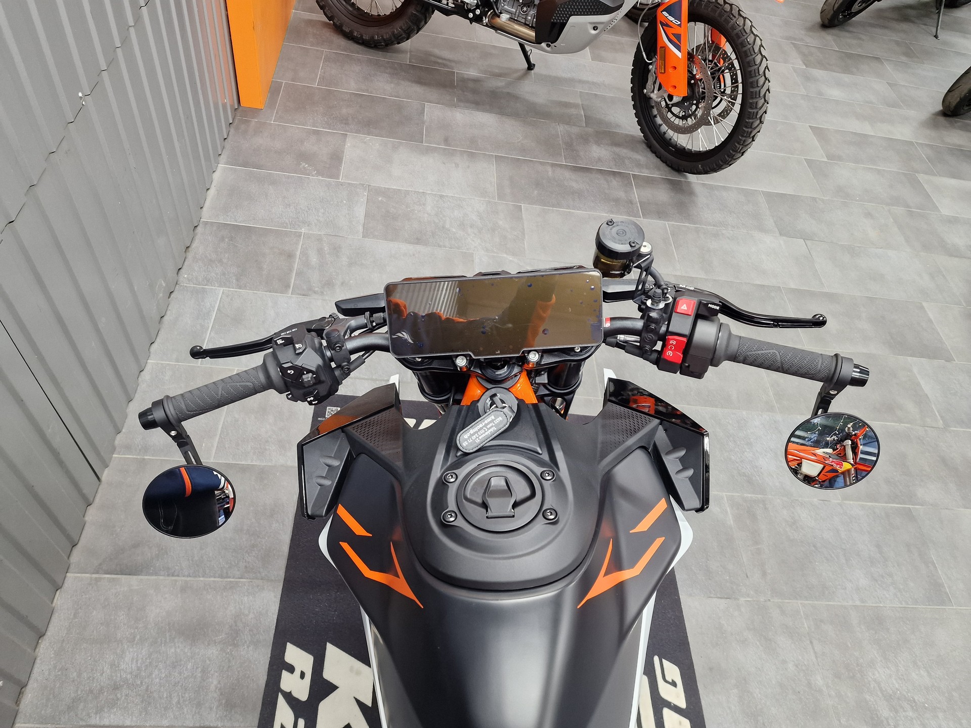 KTM 990 Duke R-image-7