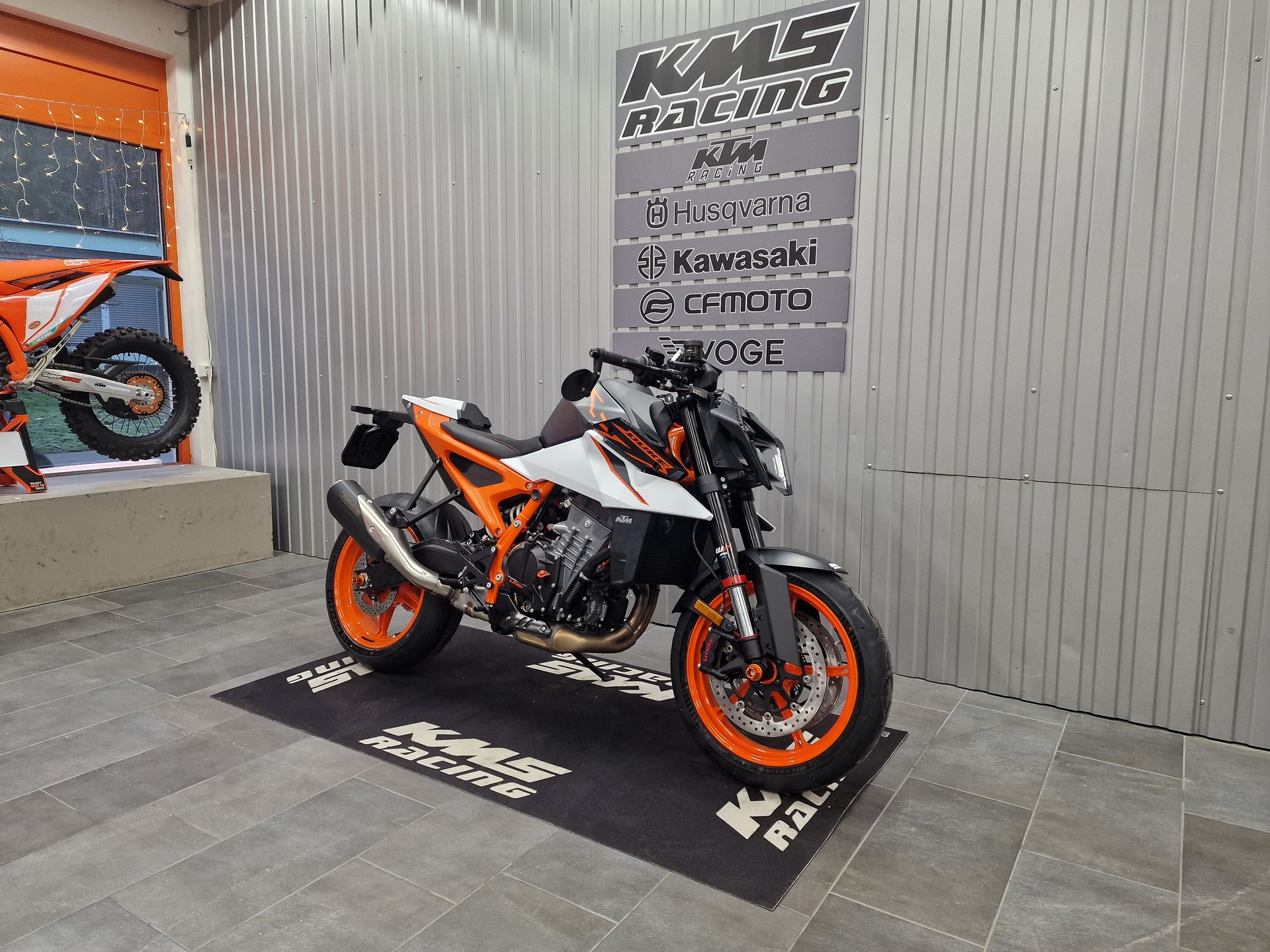 KTM 990 Duke R-image-4