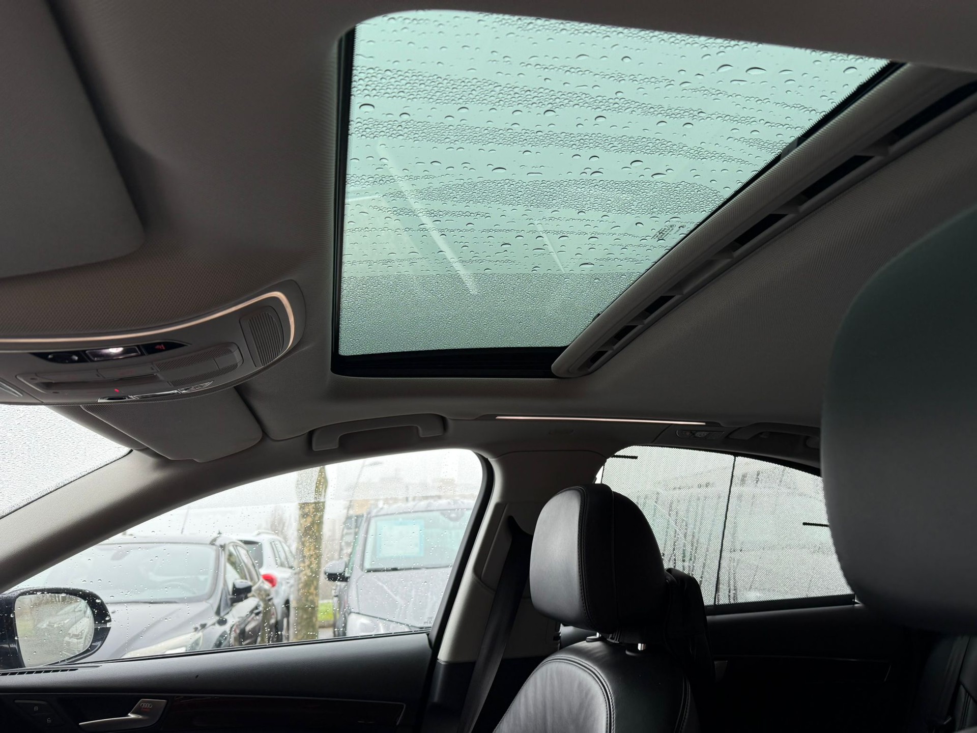 AUDI A8 3.0 TFSI quattro tiptronic-image-13