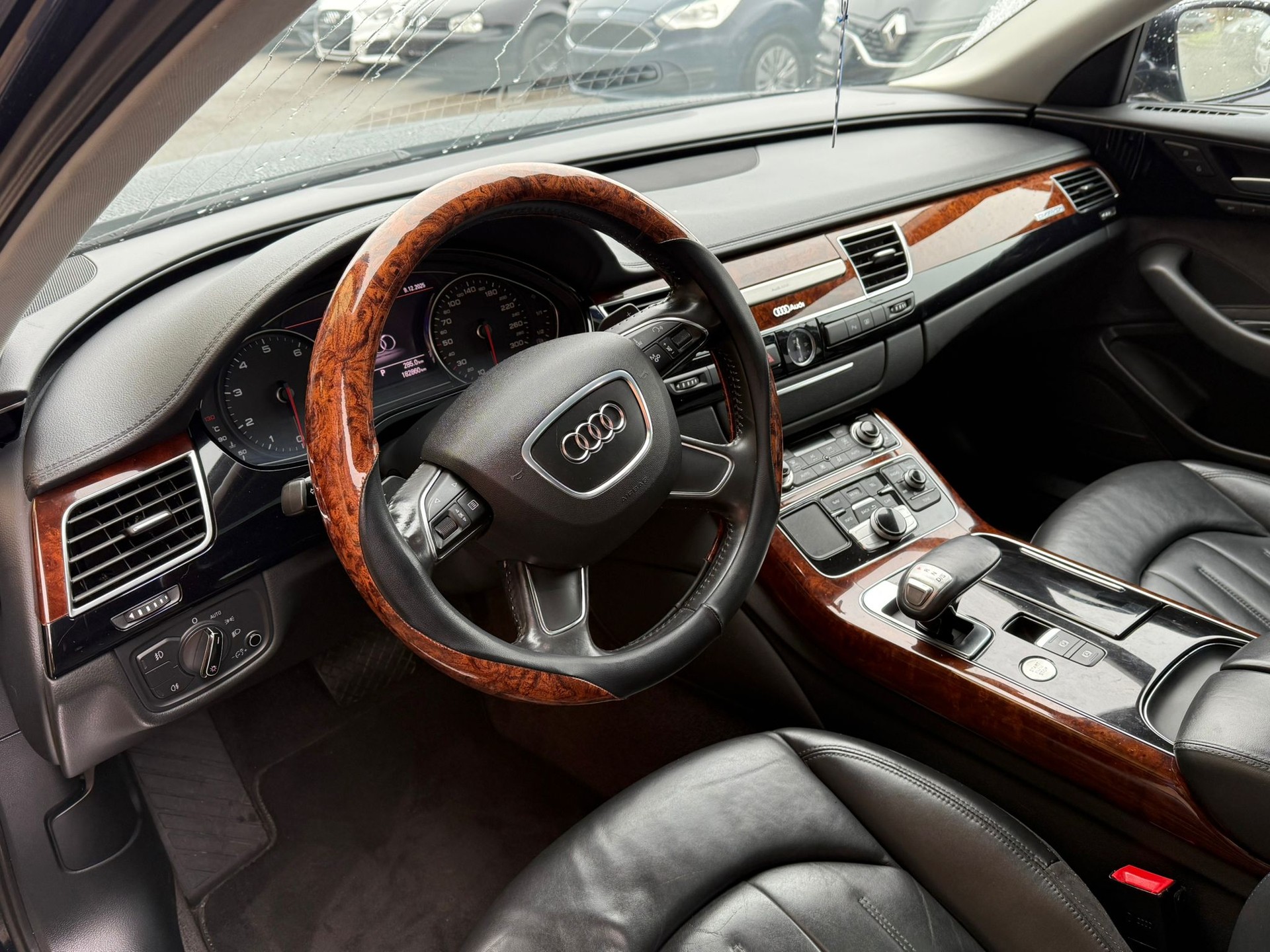 AUDI A8 3.0 TFSI quattro tiptronic-image-7