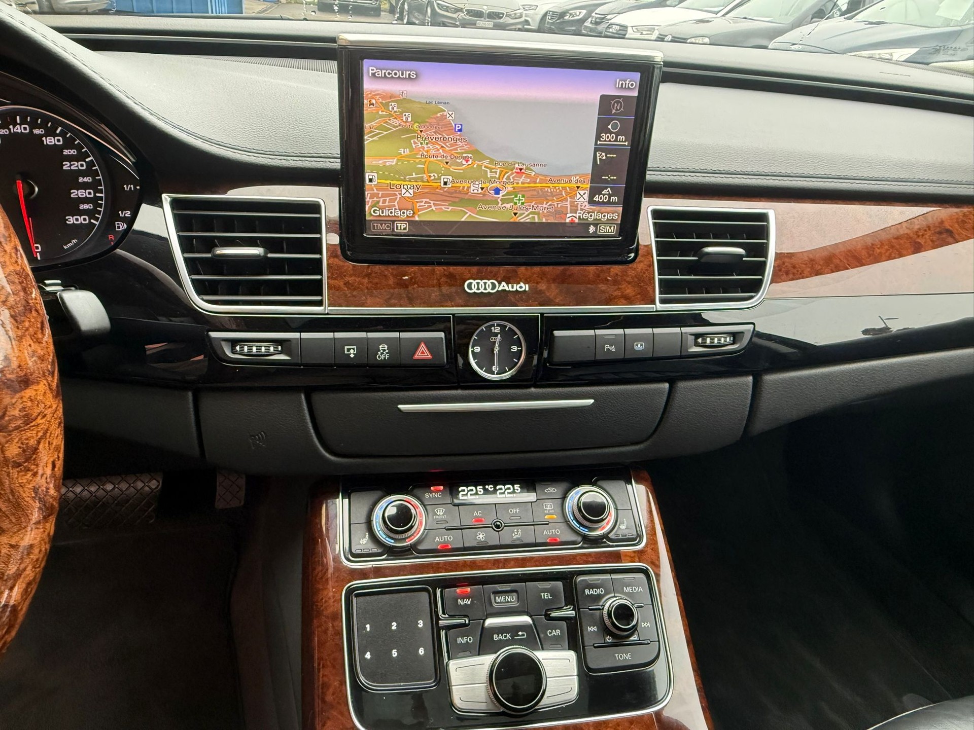 AUDI A8 3.0 TFSI quattro tiptronic-image-9