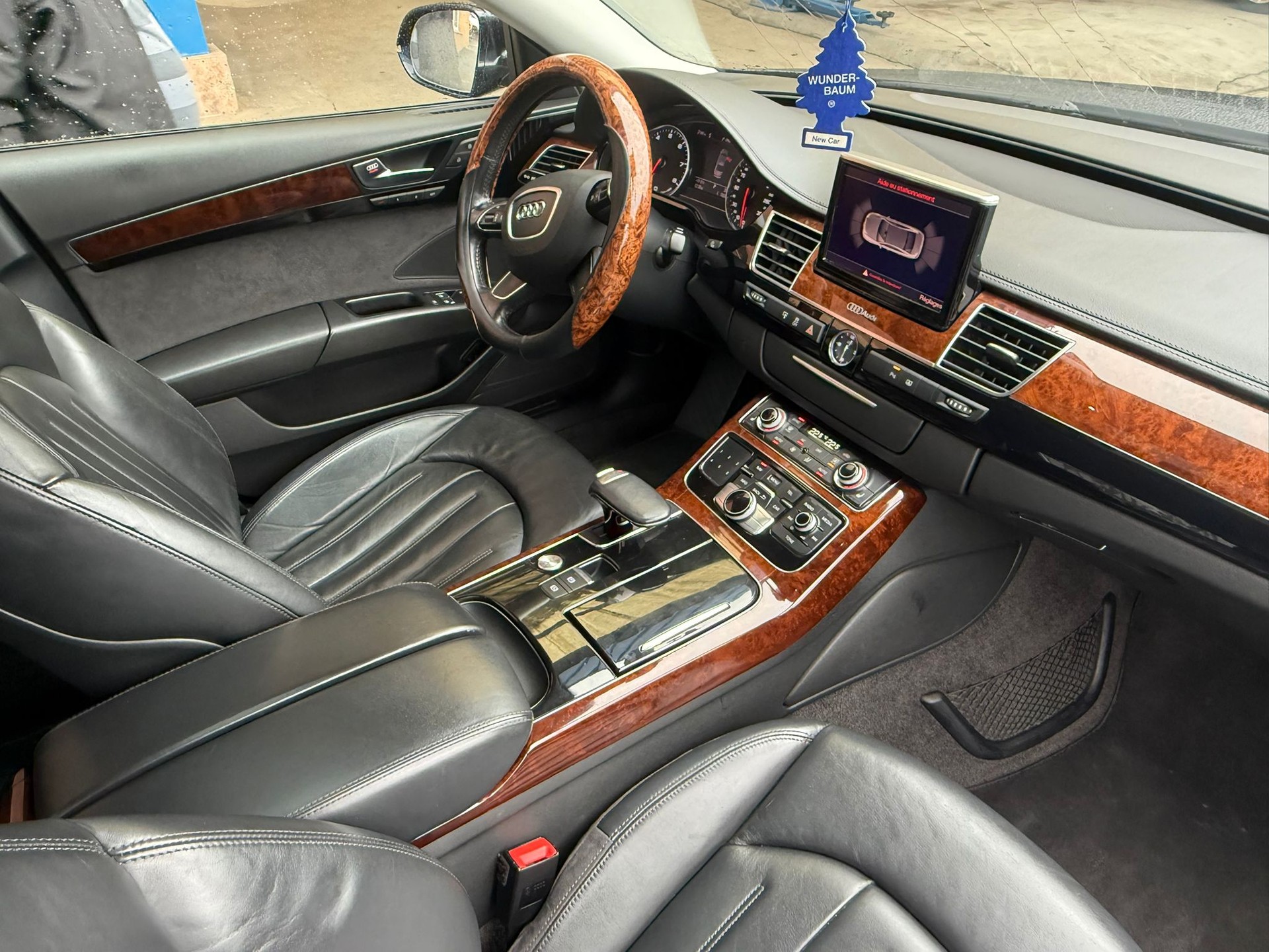 AUDI A8 3.0 TFSI quattro tiptronic-image-11