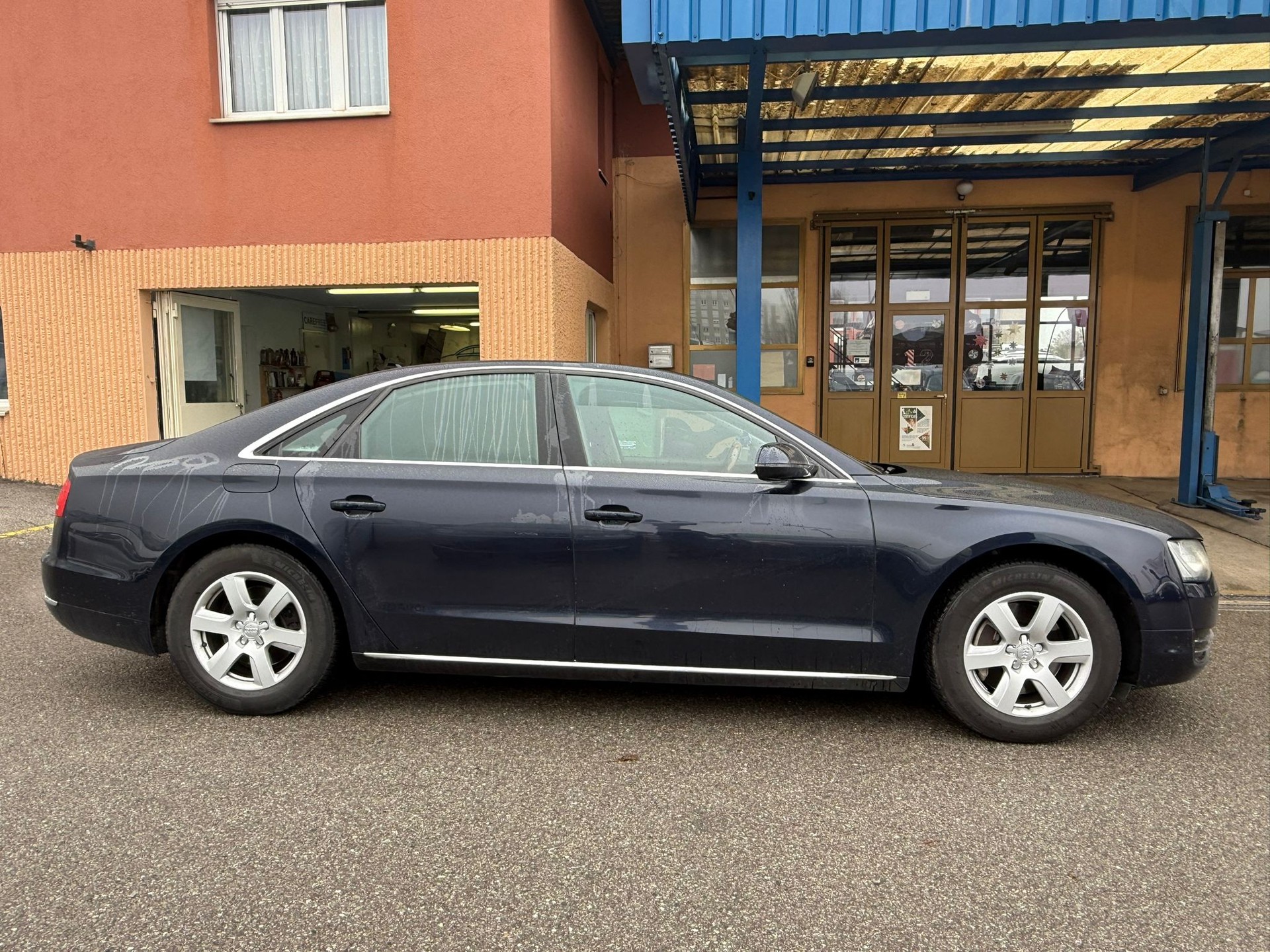AUDI A8 3.0 TFSI quattro tiptronic-image-3