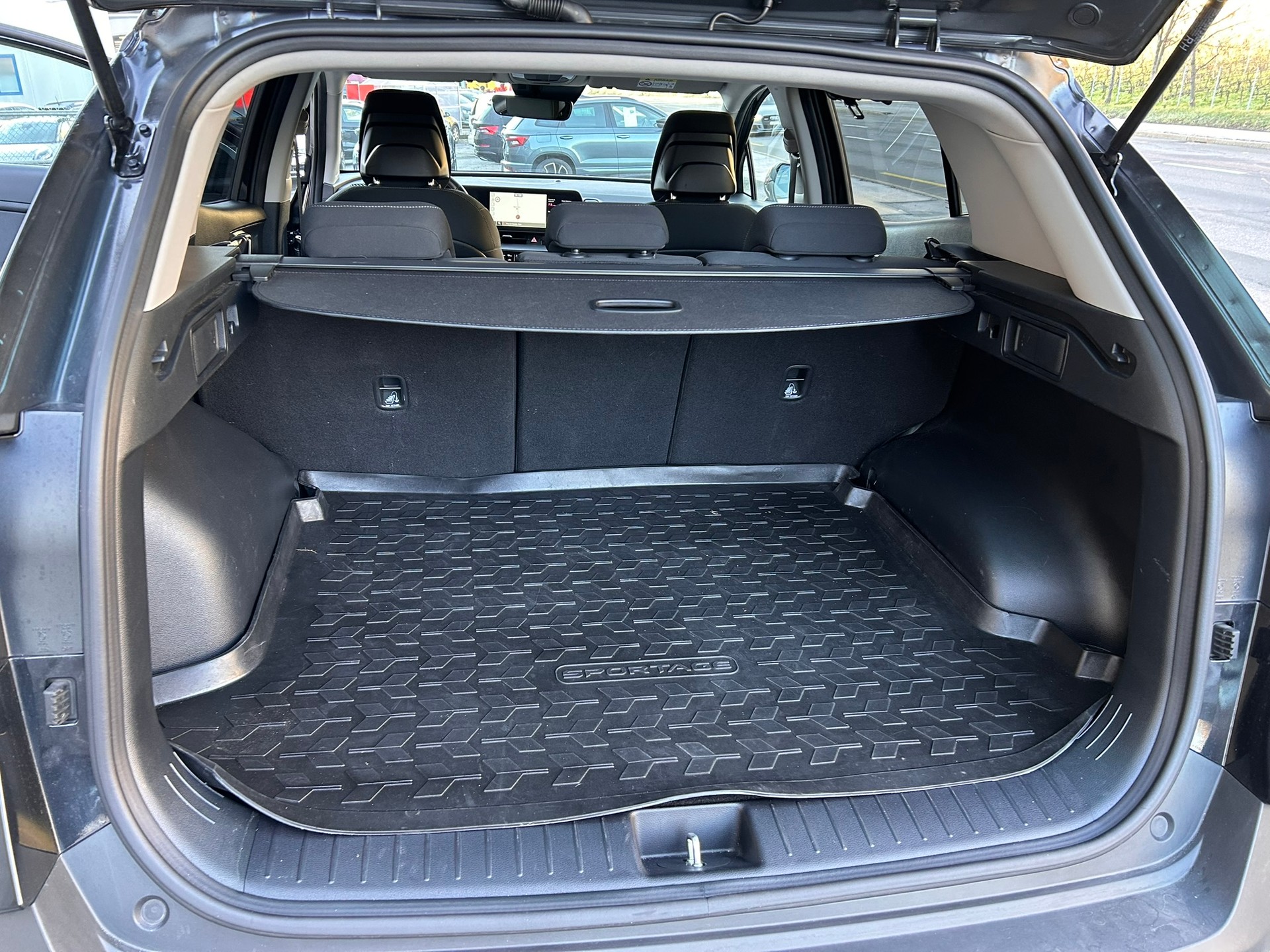 KIA Sportage 1.6T-GDi HEV Power Edition 4x4 A-image-8
