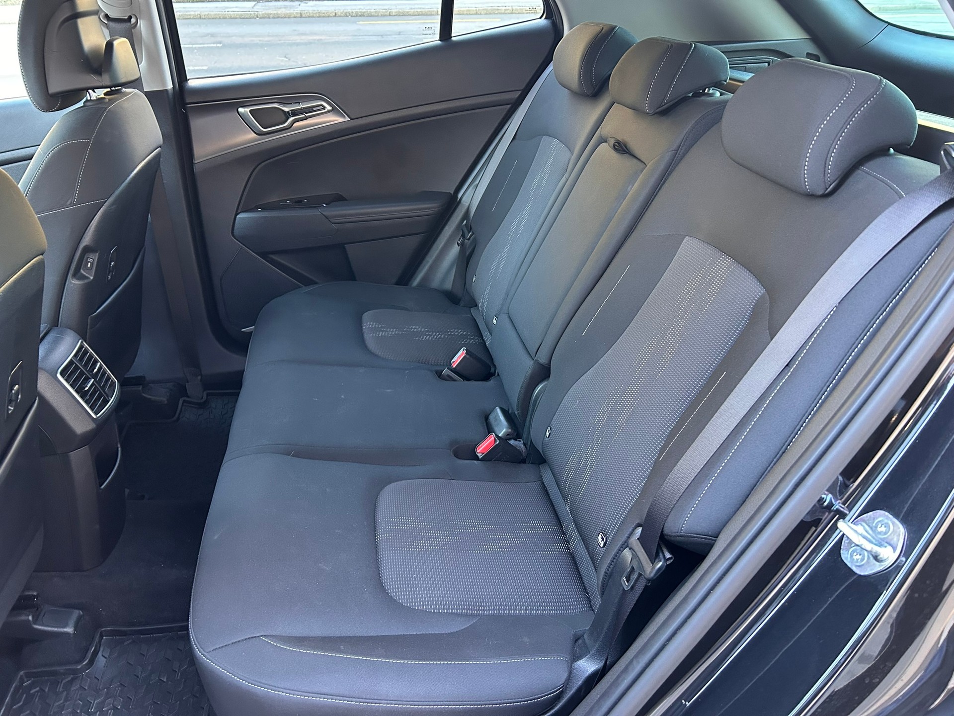 KIA Sportage 1.6T-GDi HEV Power Edition 4x4 A-image-6
