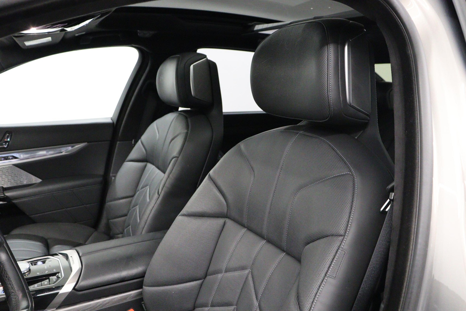 BMW i7 xDrive60-image-19