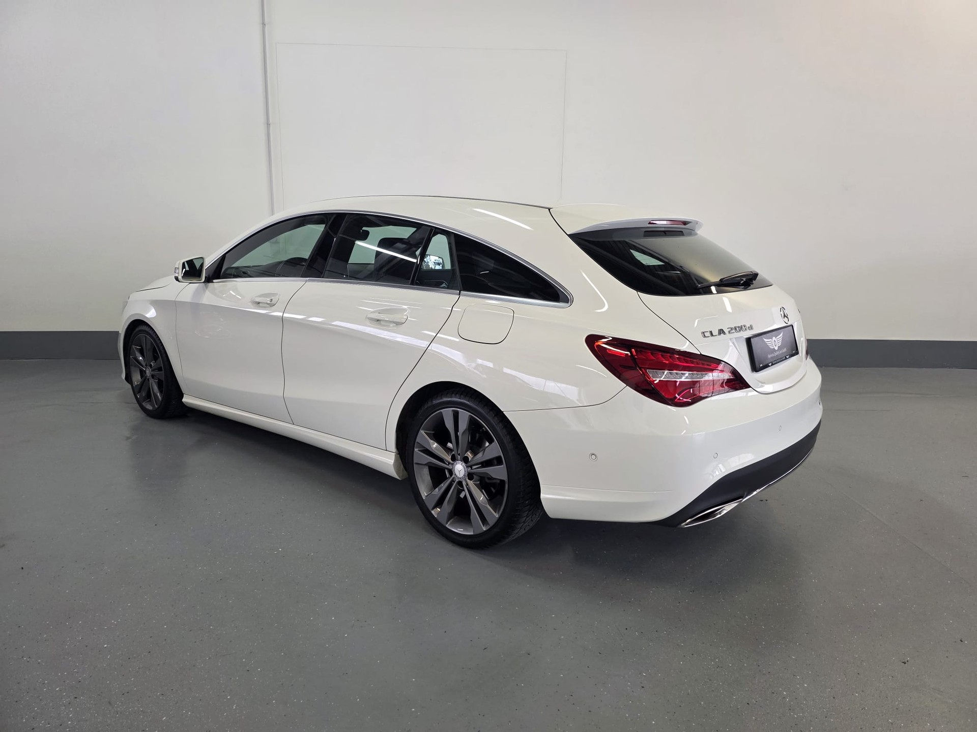 MERCEDES-BENZ CLA Shooting Br. 200 d Swiss Star Urban 4M 7G-DCT-image-13