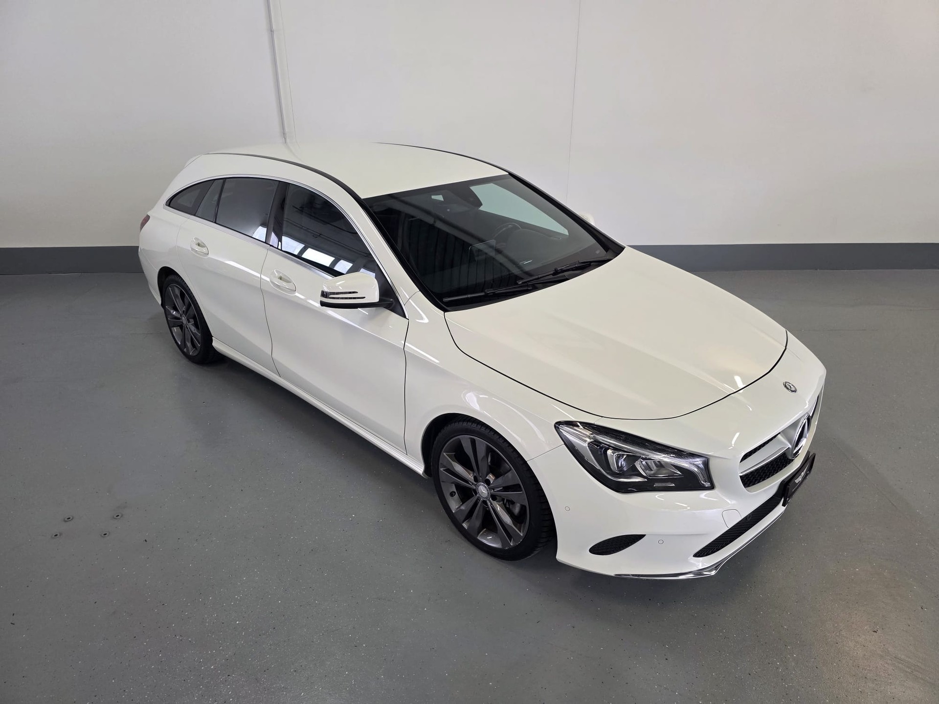 MERCEDES-BENZ CLA Shooting Br. 200 d Swiss Star Urban 4M 7G-DCT