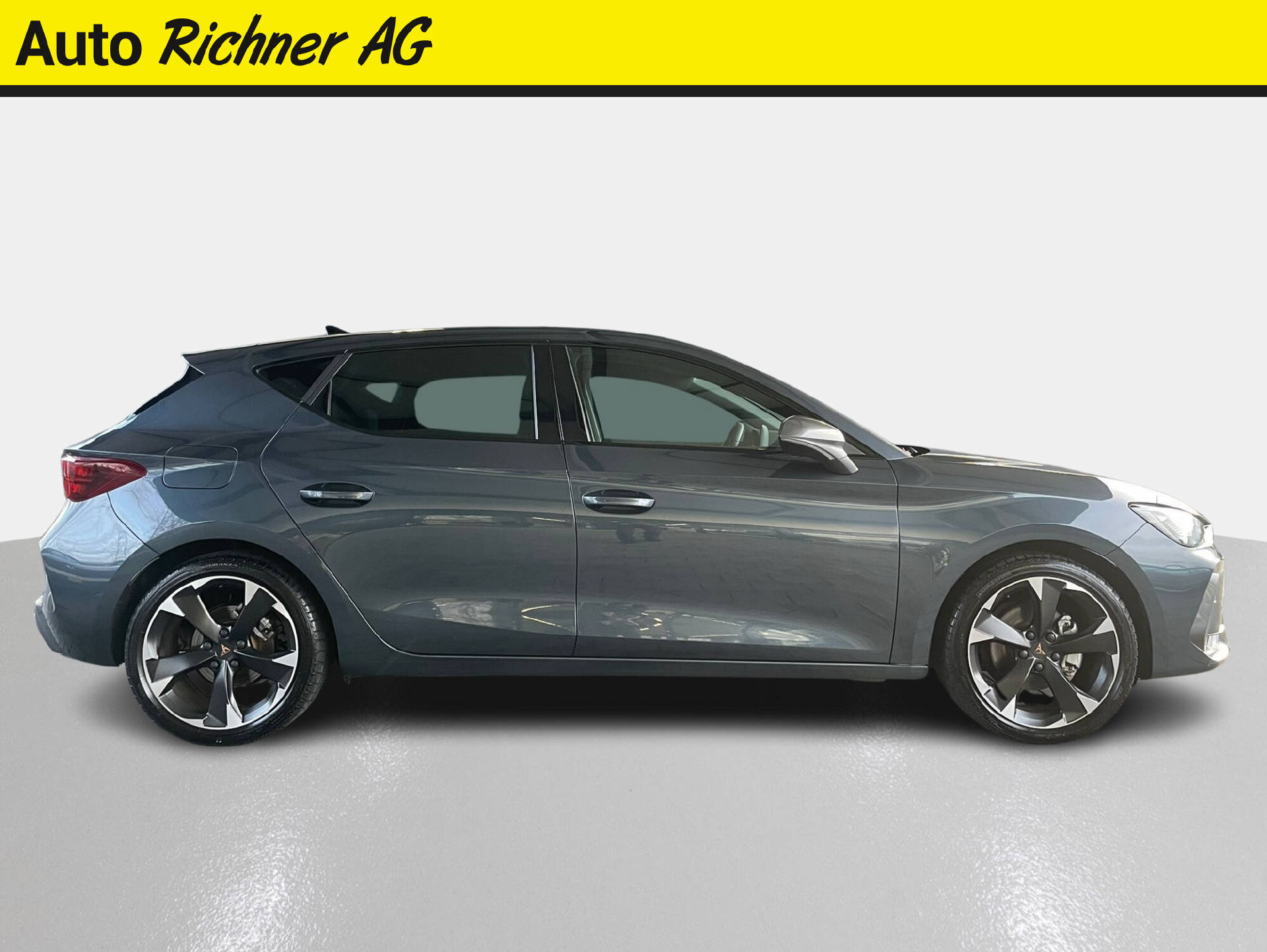 CUPRA Leon 1.5 eTSI DSG-image-2