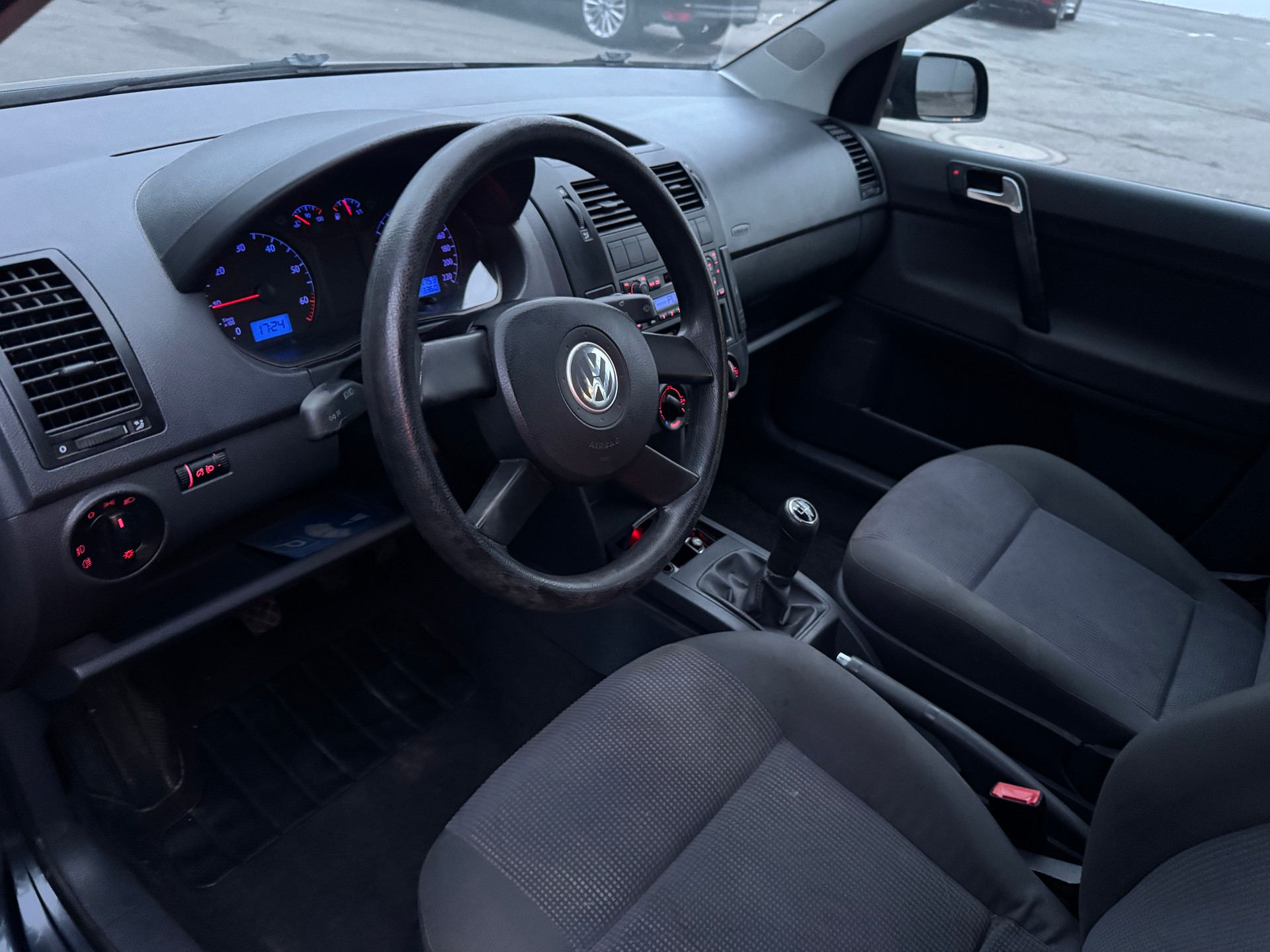 VW Polo 1.4 16V Highline-image-7