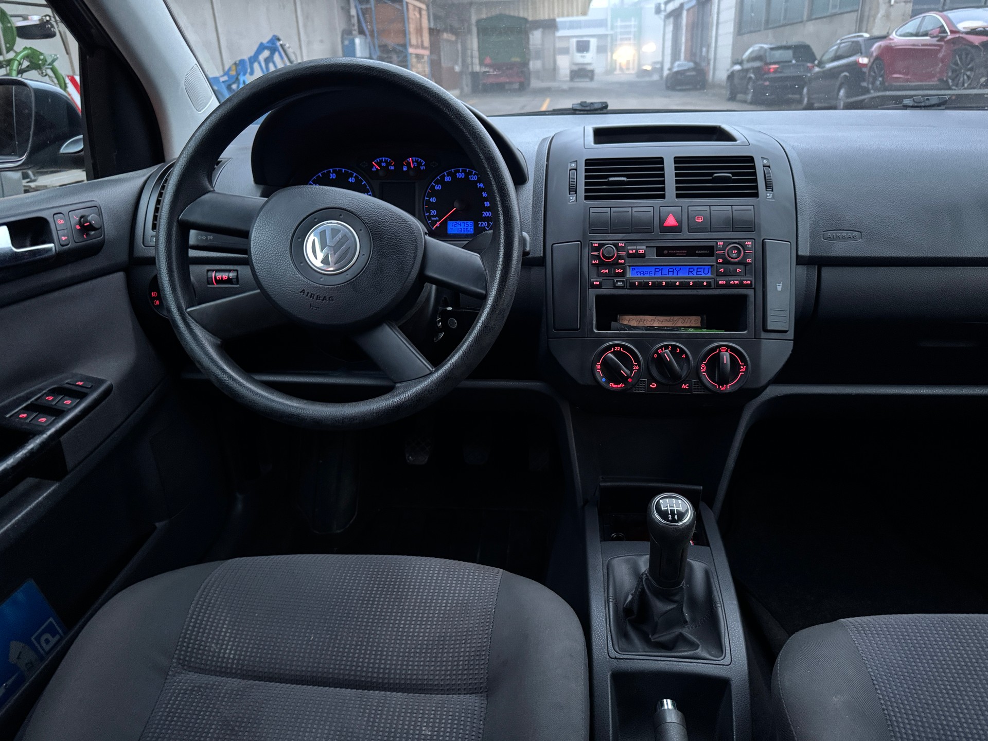 VW Polo 1.4 16V Highline-image-8