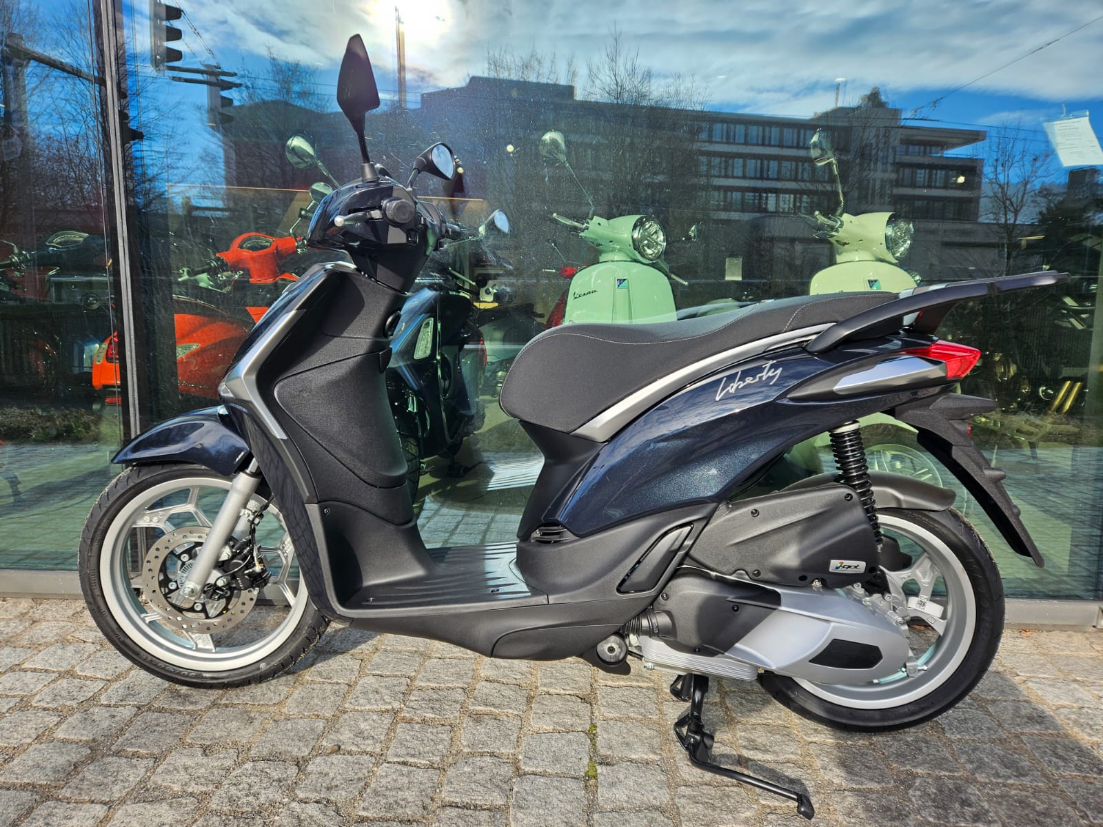 PIAGGIO Liberty 125 E5+-showroom-element-2